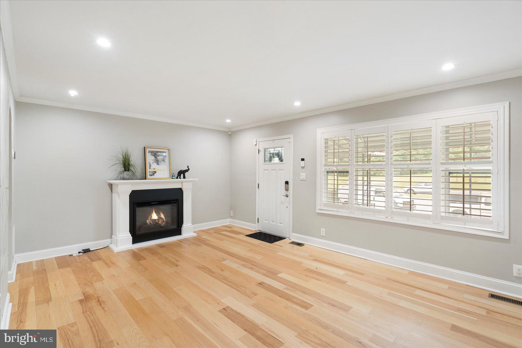CHINQUAPIN PARK - Residential