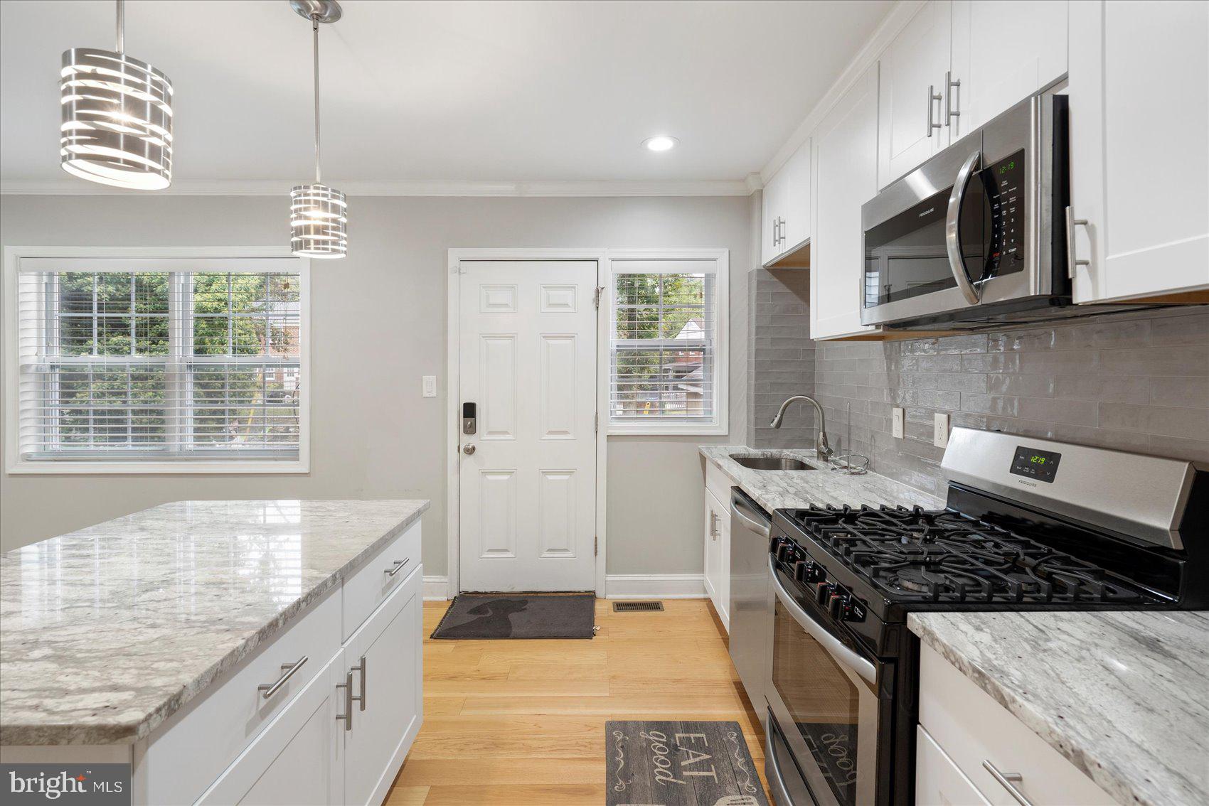 CHINQUAPIN PARK - Residential