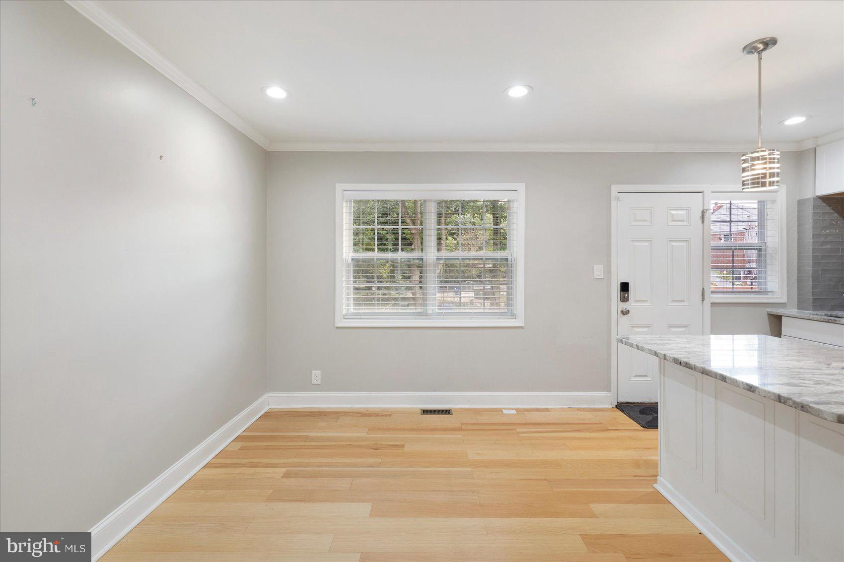 CHINQUAPIN PARK - Residential