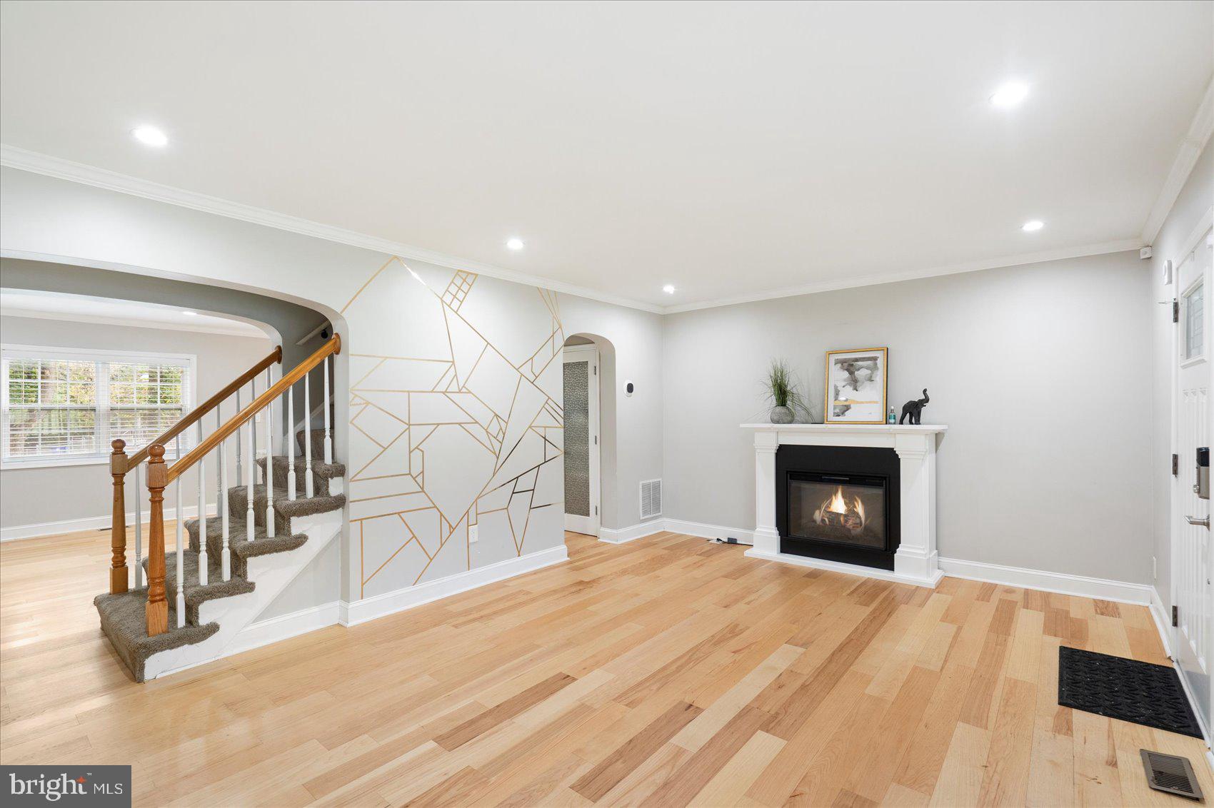 CHINQUAPIN PARK - Residential