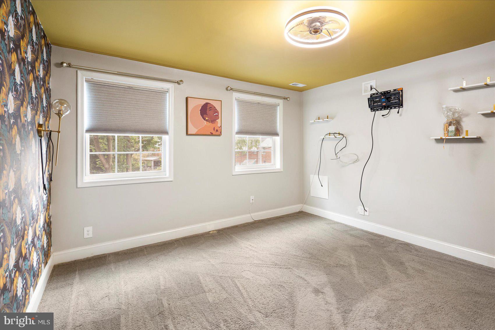 CHINQUAPIN PARK - Residential