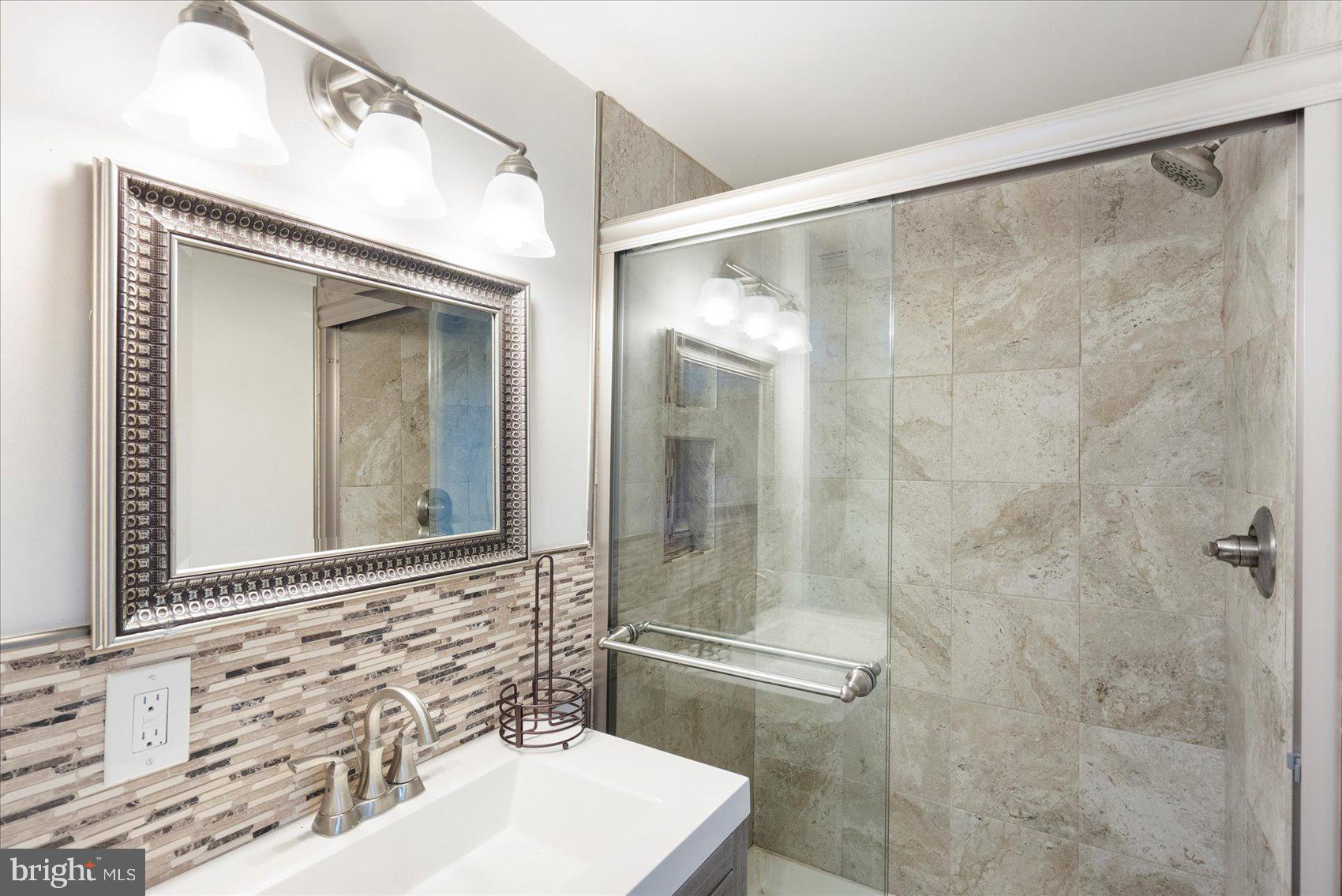 CHINQUAPIN PARK - Residential