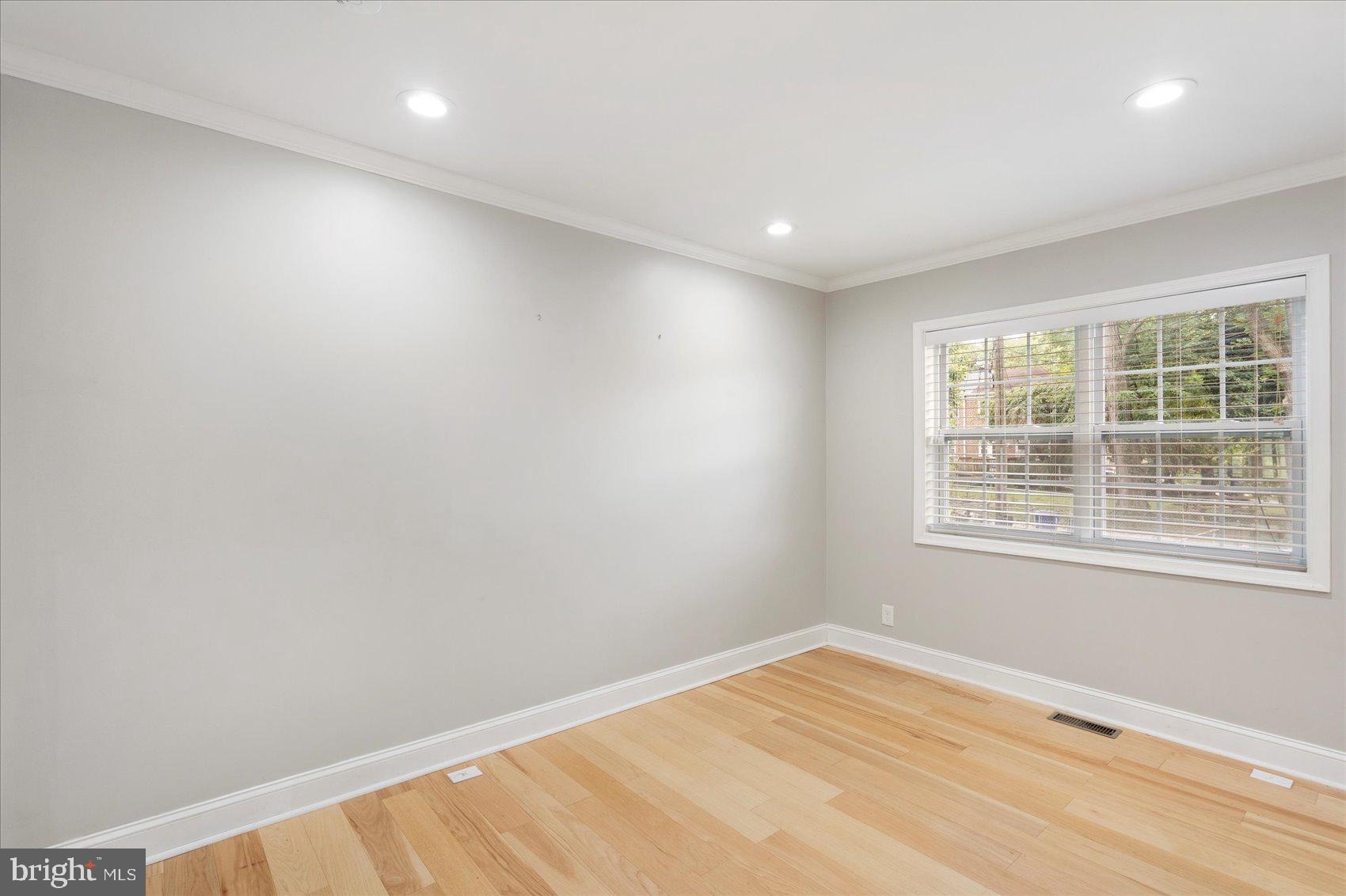 CHINQUAPIN PARK - Residential