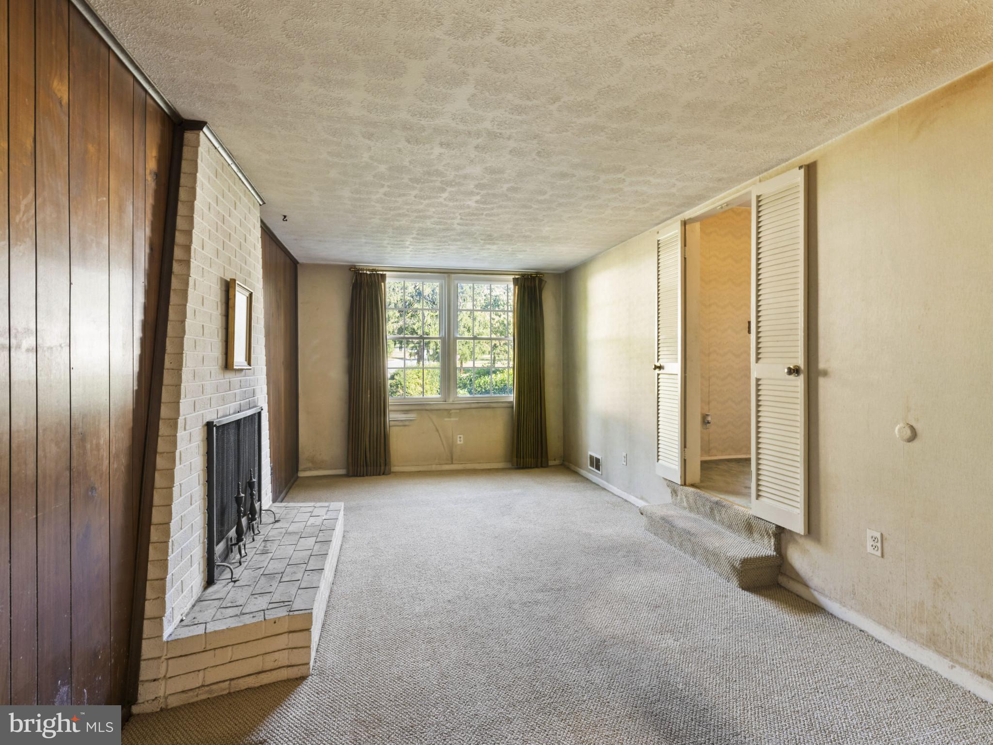 ROCKVILLE - Residential