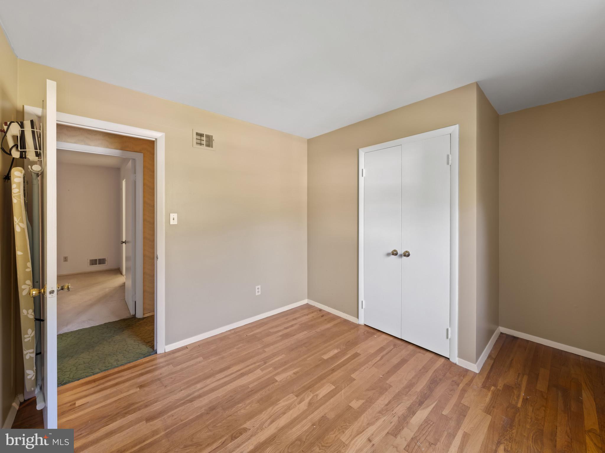 ROCKVILLE - Residential