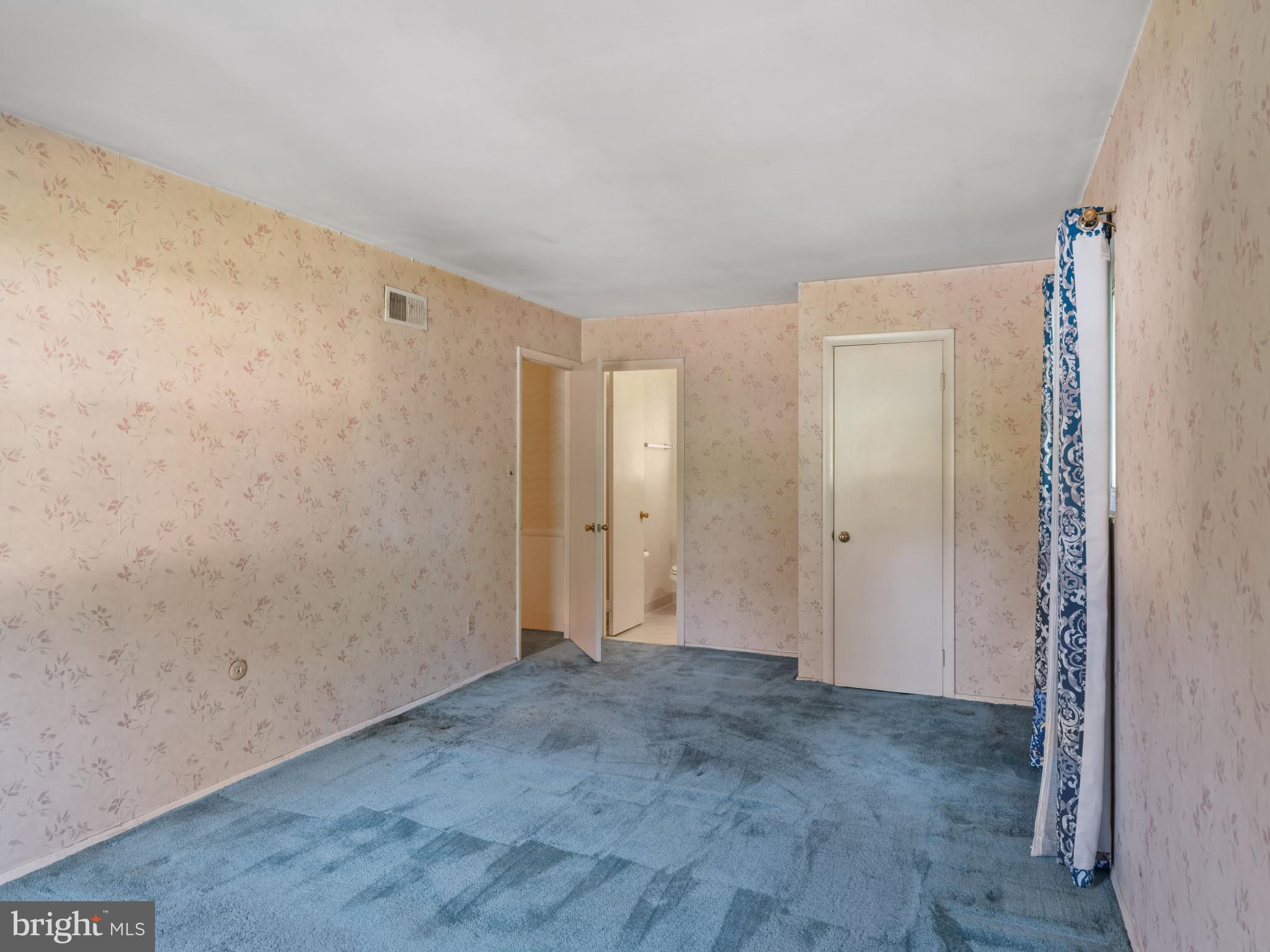 ROCKVILLE - Residential