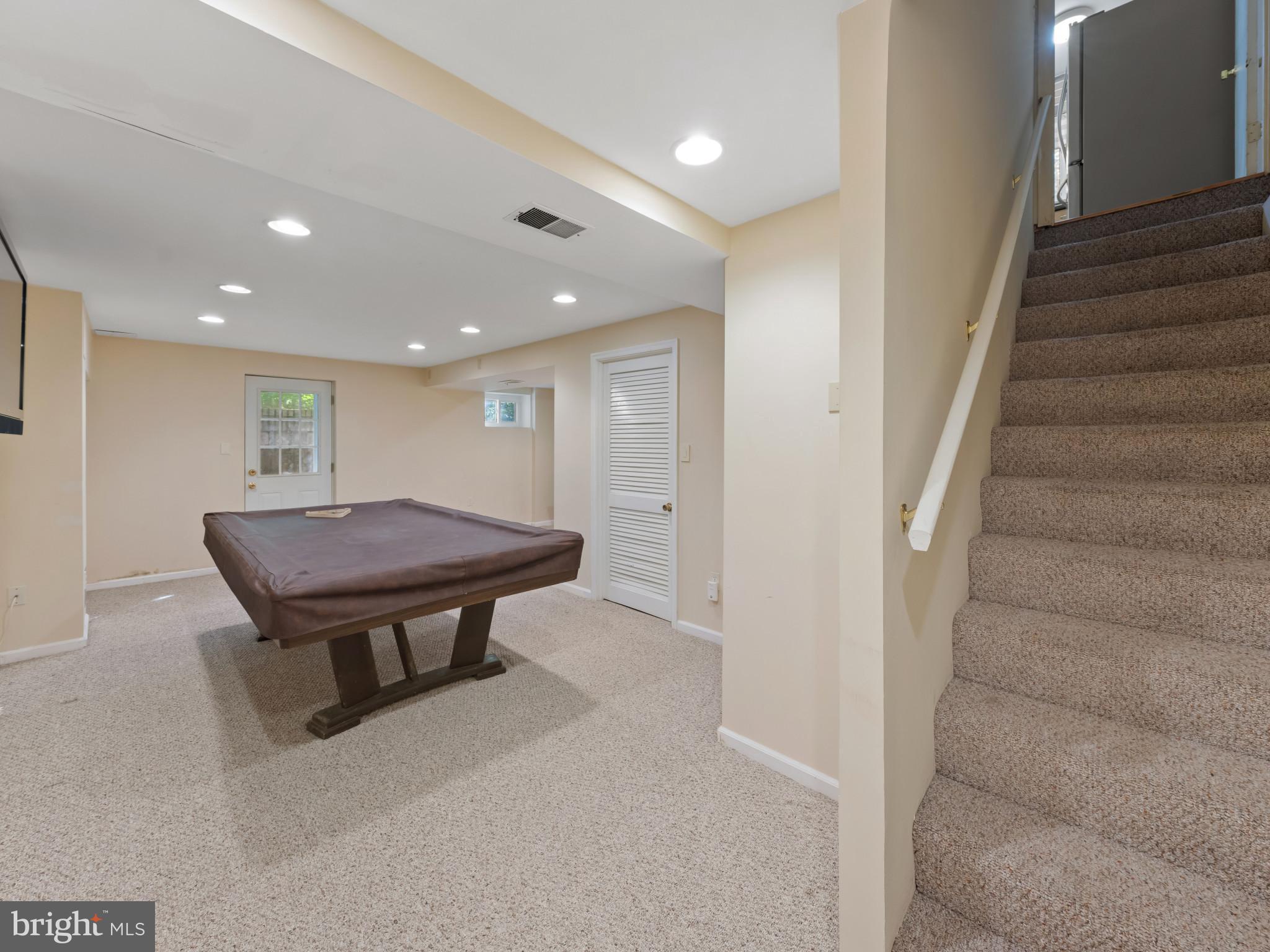 ROCKVILLE - Residential