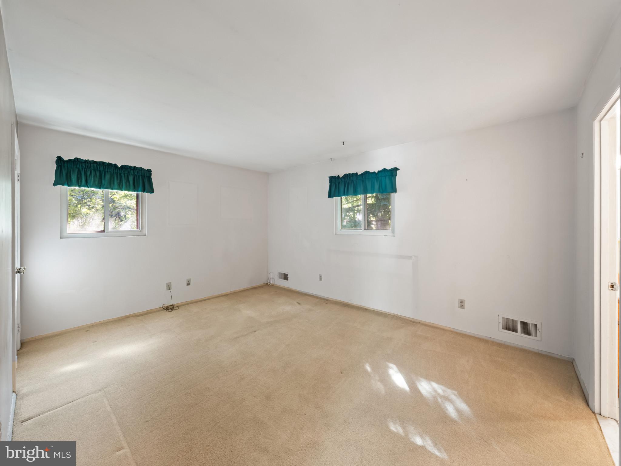 ROCKVILLE - Residential