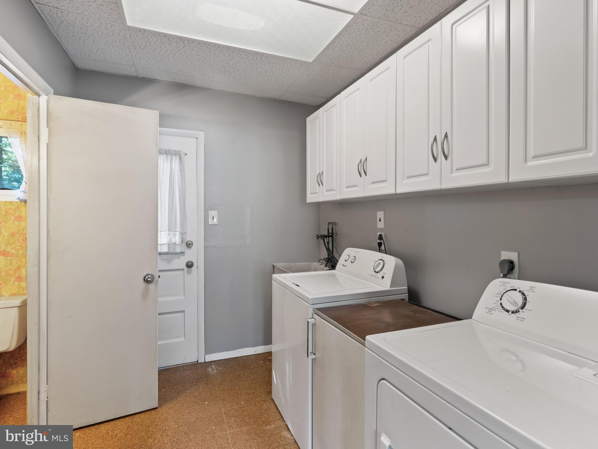 ROCKVILLE - Residential