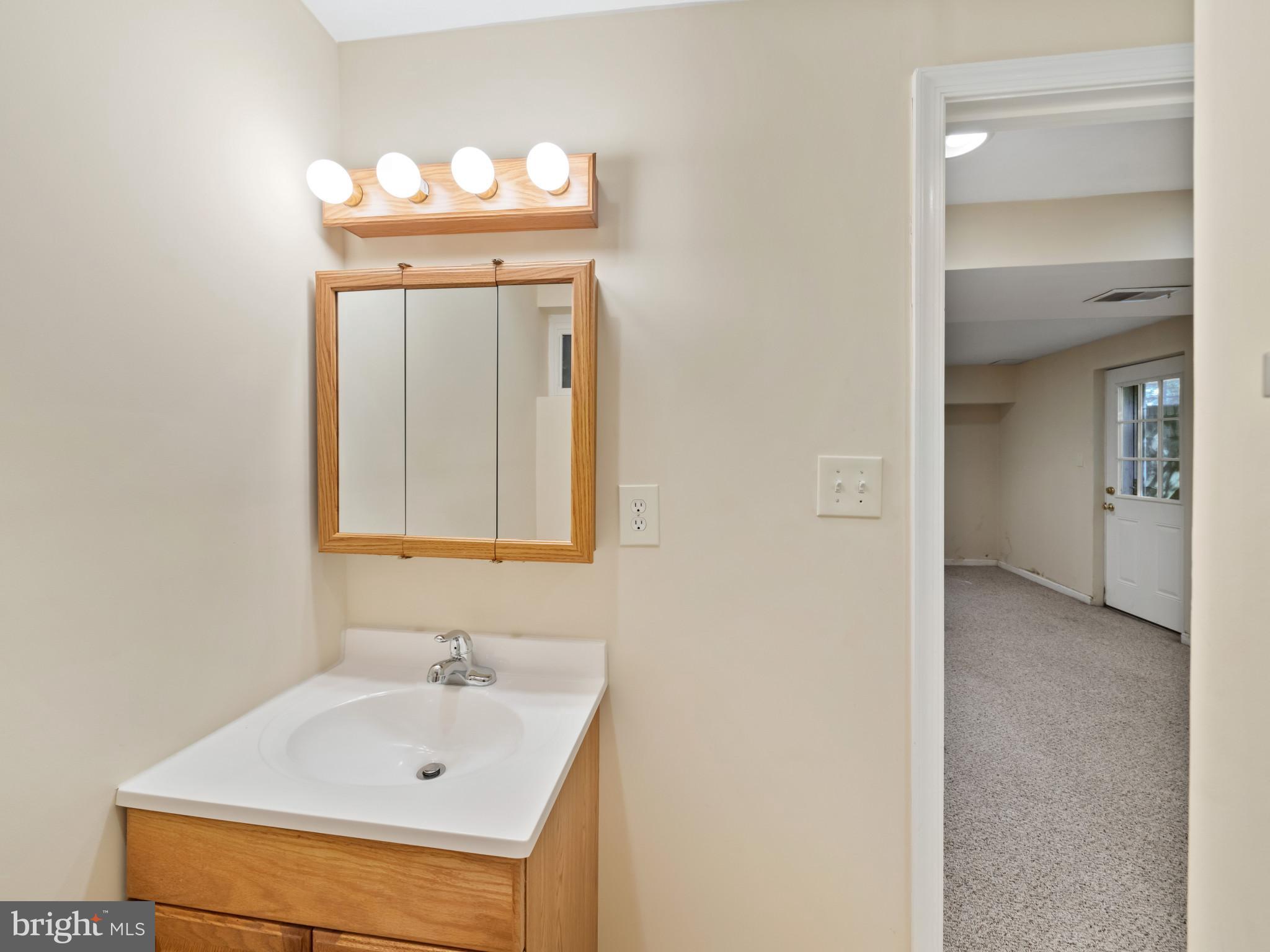 ROCKVILLE - Residential