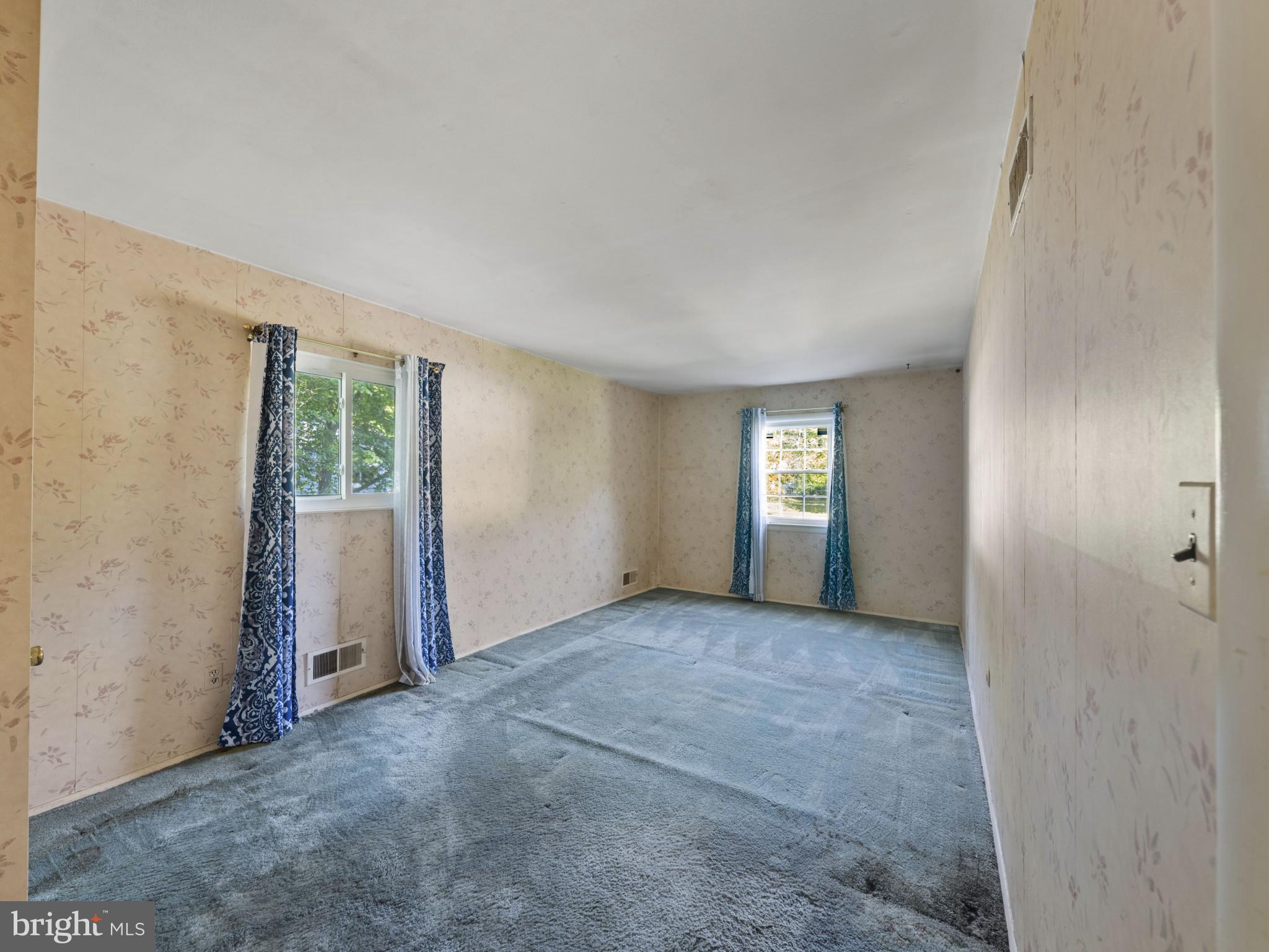 ROCKVILLE - Residential