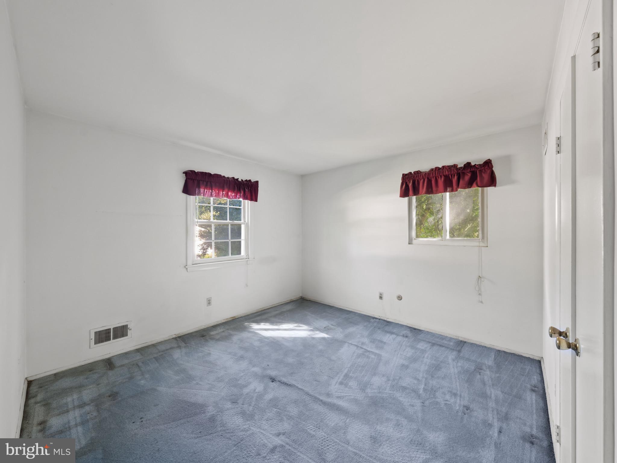 ROCKVILLE - Residential