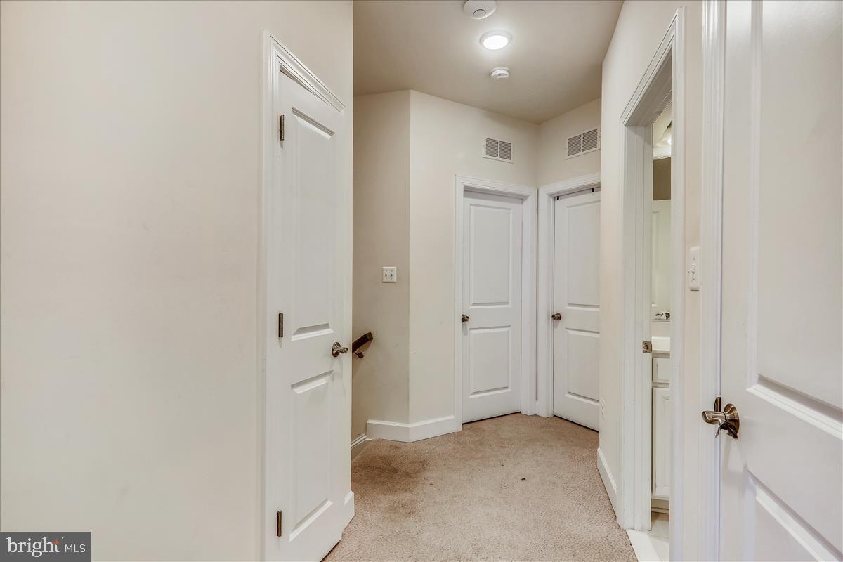 CAPITAL COURT - Residential