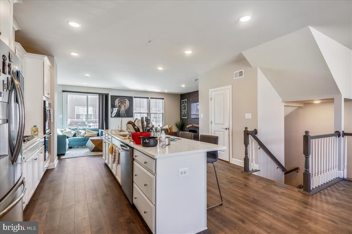 CAPITAL COURT - Residential