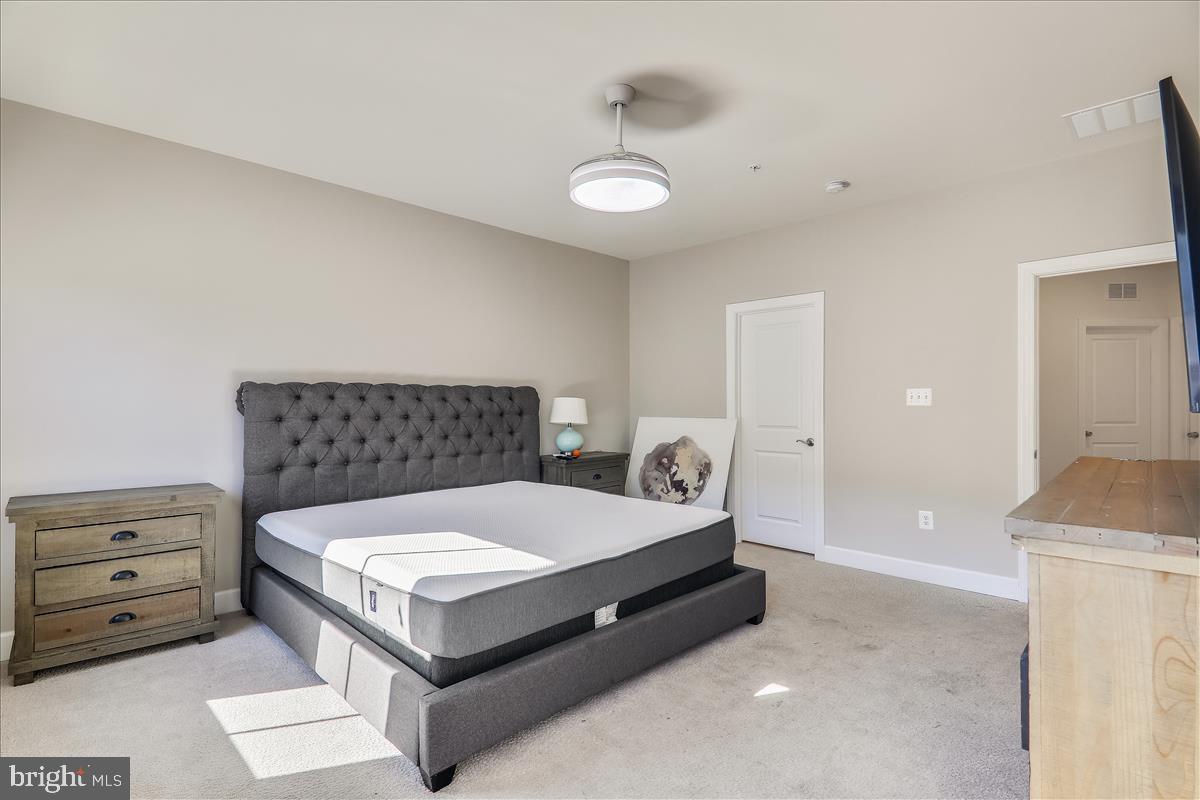 CAPITAL COURT - Residential