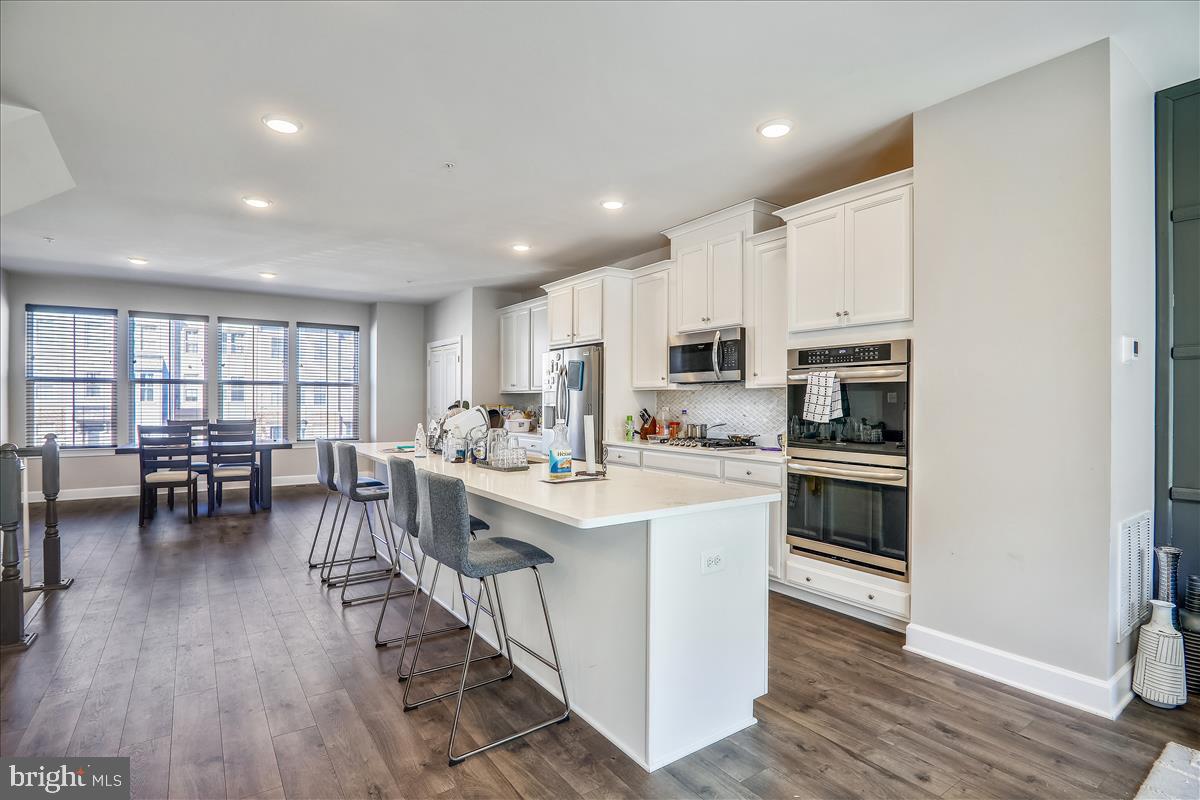 CAPITAL COURT - Residential