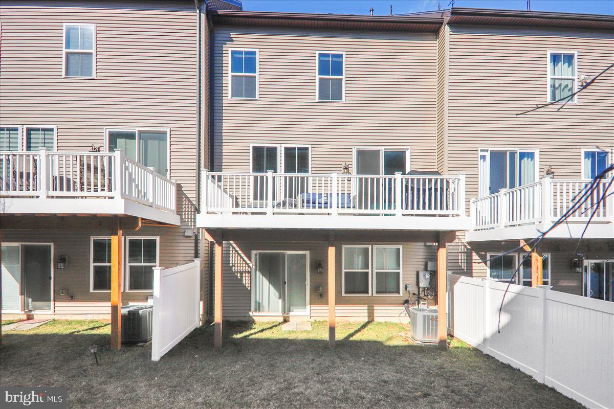 CAPITAL COURT - Residential