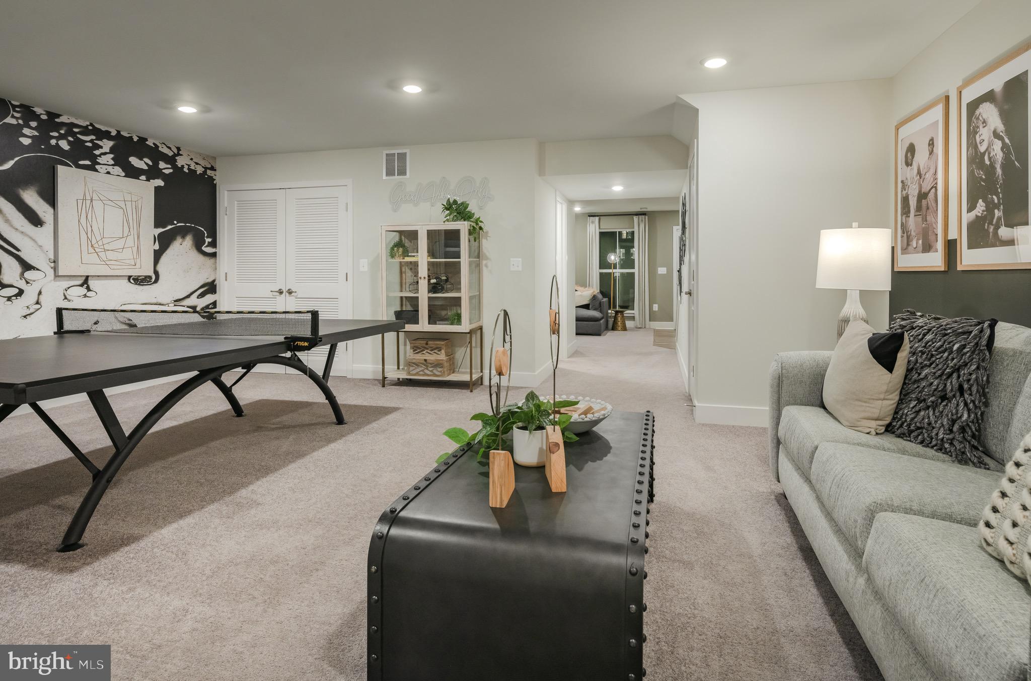 WHITE PLAINS - Residential