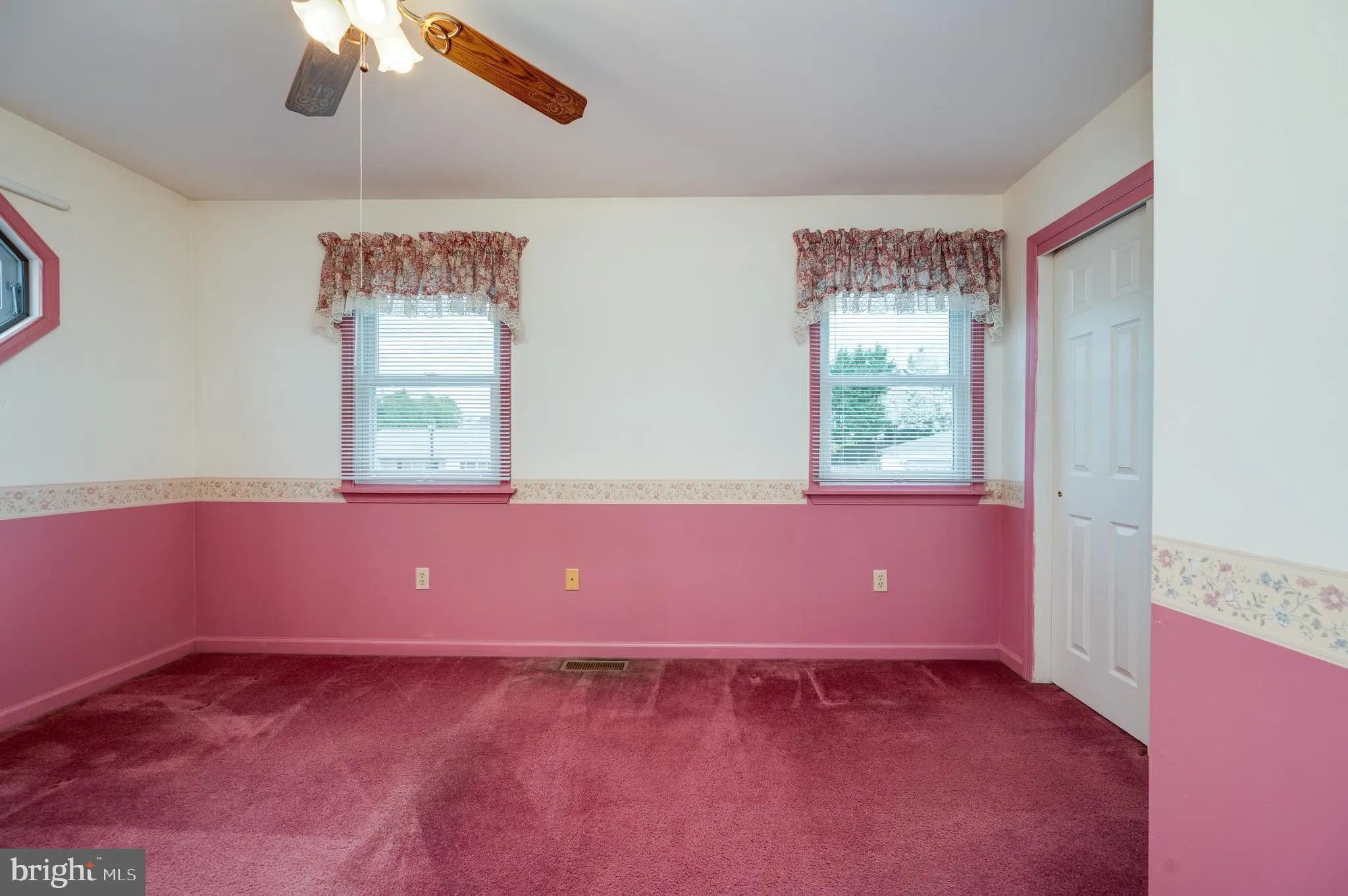 Blandon, Pennsylvania 19510, United States, 4 Bedrooms Bedrooms, ,3 BathroomsBathrooms,Residential,Pending,119078