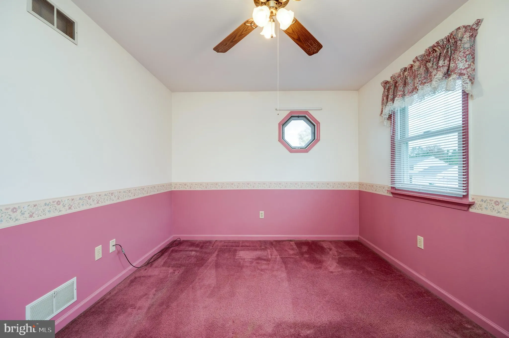 Blandon, Pennsylvania 19510, United States, 4 Bedrooms Bedrooms, ,3 BathroomsBathrooms,Residential,Pending,119078