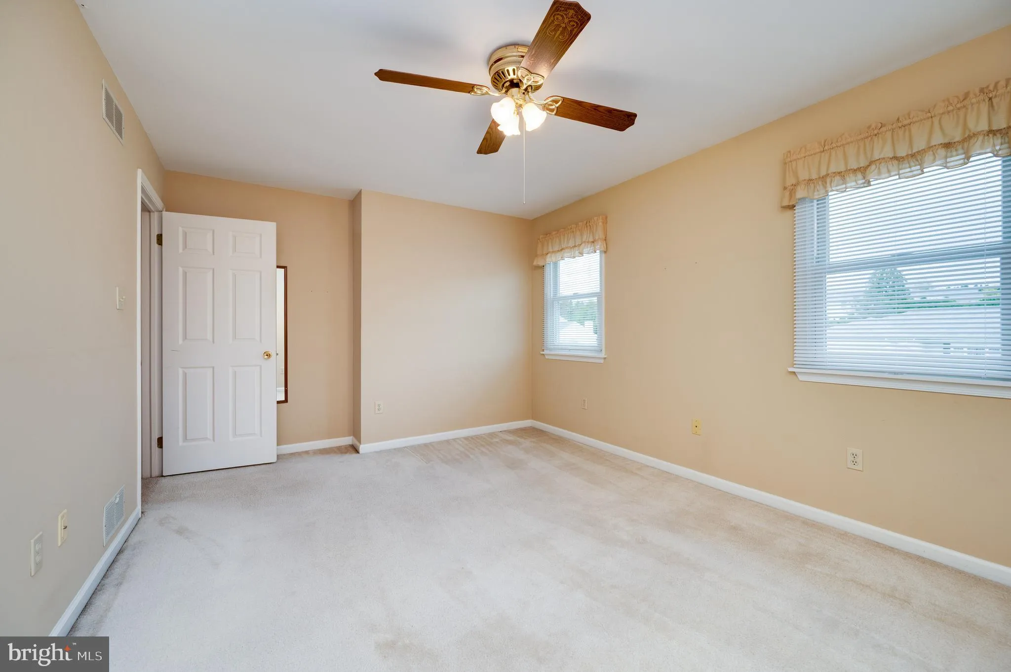 Blandon, Pennsylvania 19510, United States, 4 Bedrooms Bedrooms, ,3 BathroomsBathrooms,Residential,Pending,119078