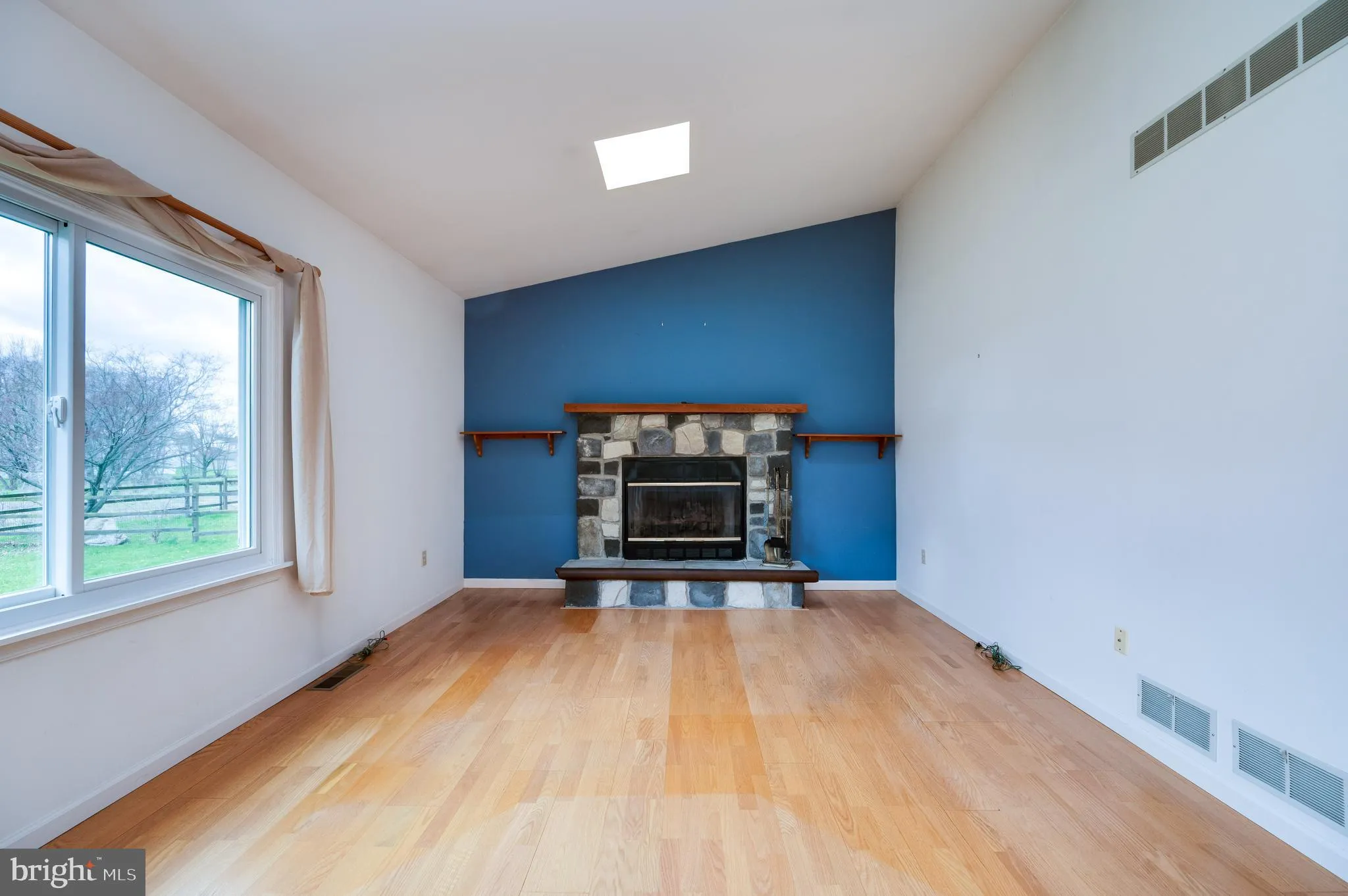 Blandon, Pennsylvania 19510, United States, 4 Bedrooms Bedrooms, ,3 BathroomsBathrooms,Residential,Pending,119078