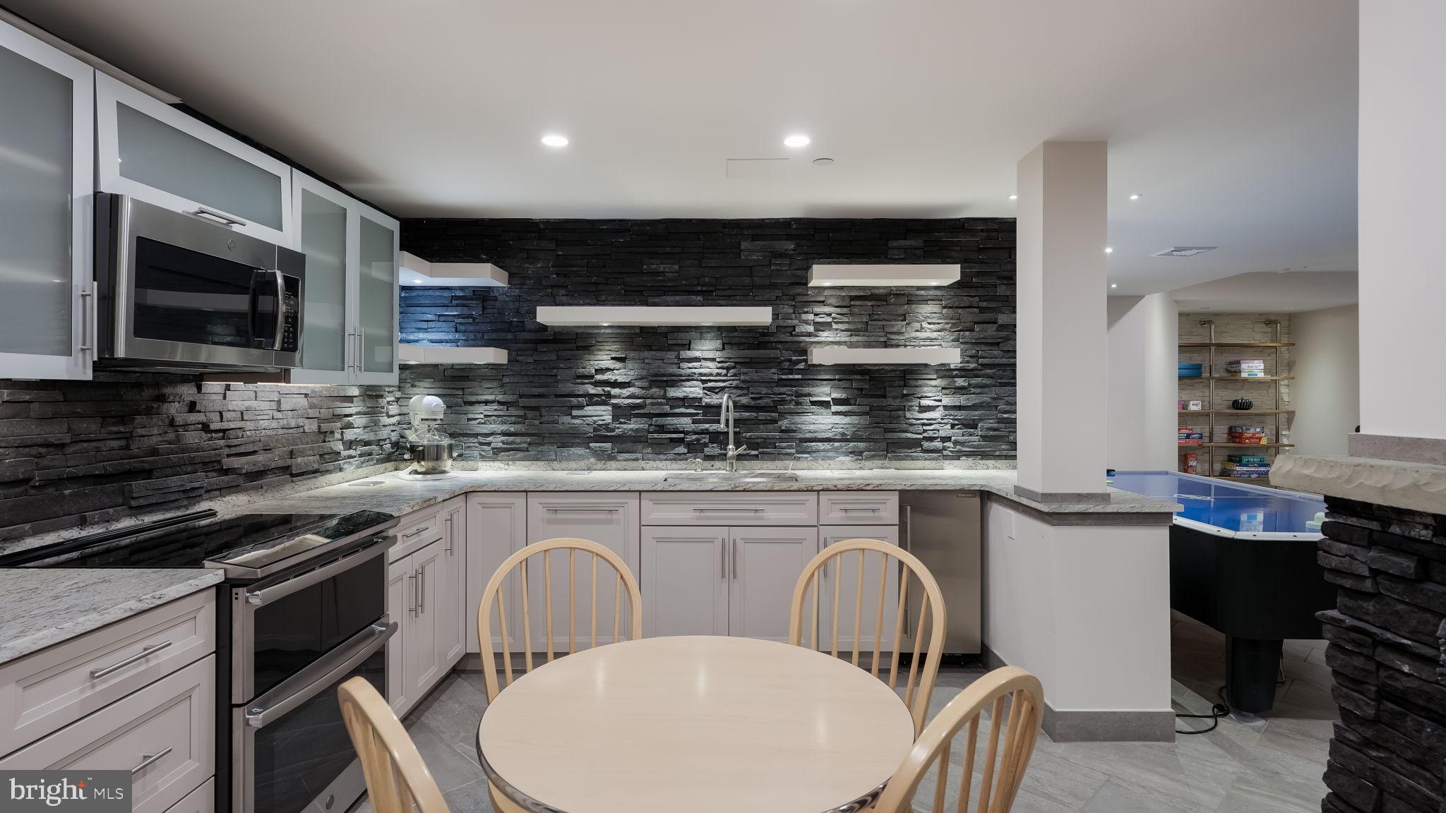 WARRINGTON GLEN - Residential