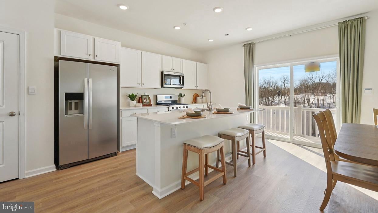 524 LYANNA WAY