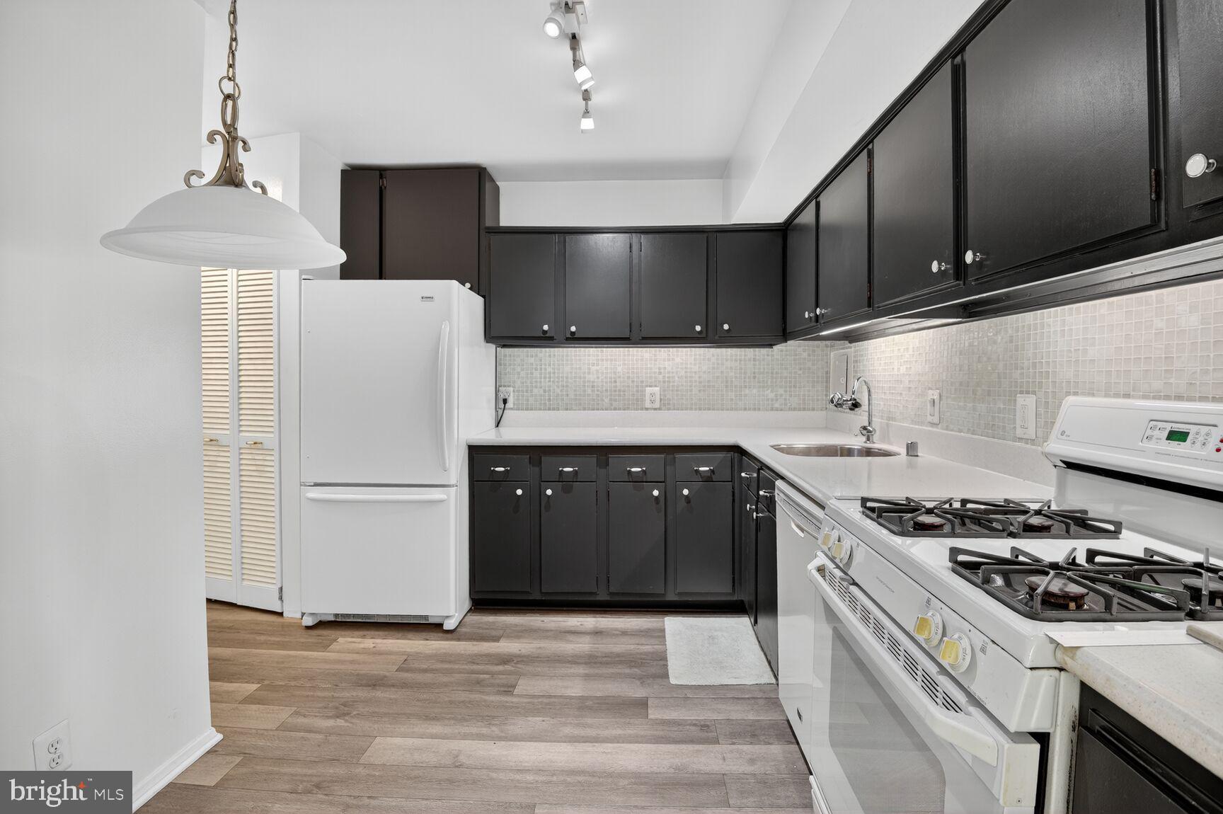 PARKSIDE PLAZA CODM - Residential