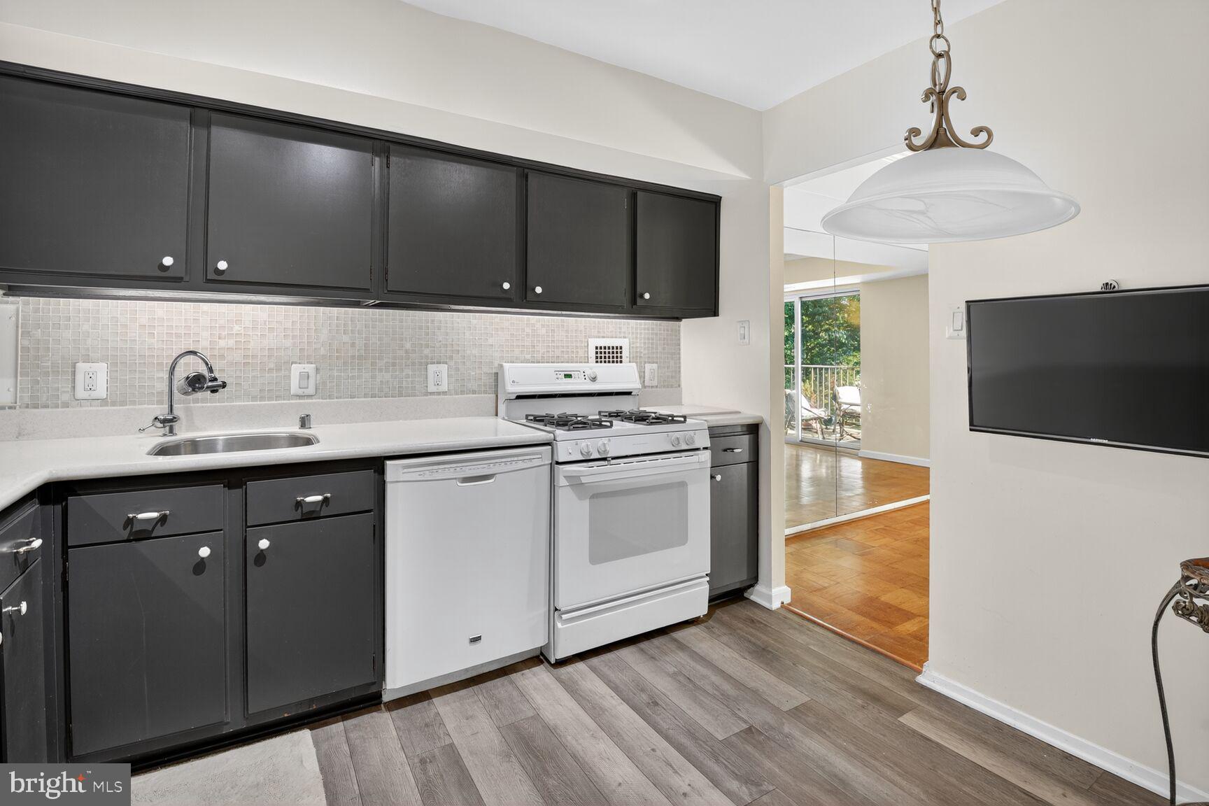 PARKSIDE PLAZA CODM - Residential