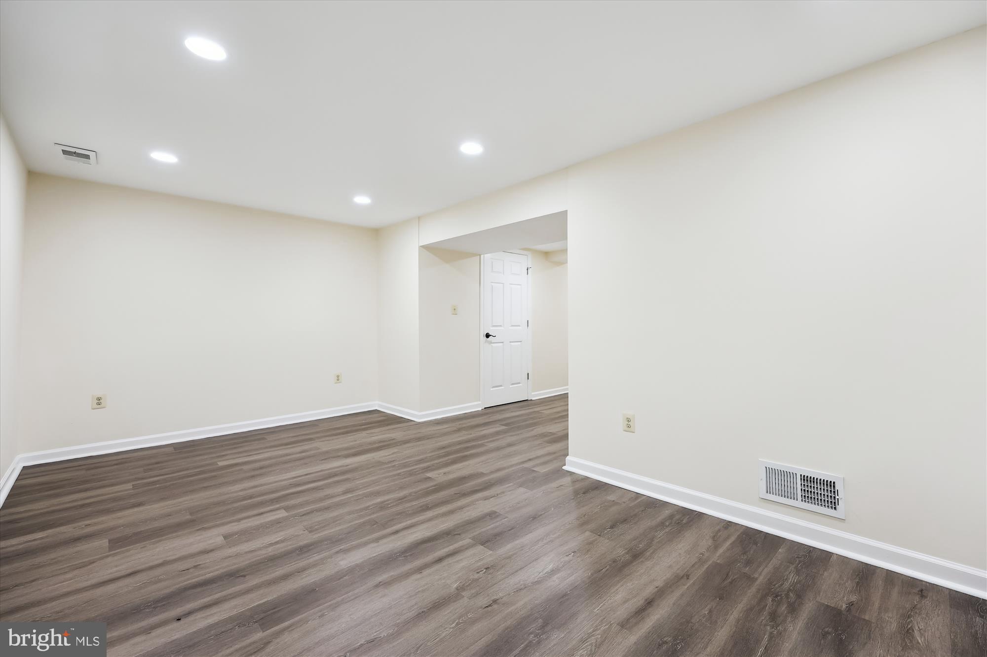 SHADY GROVE VILLAGE - Residential