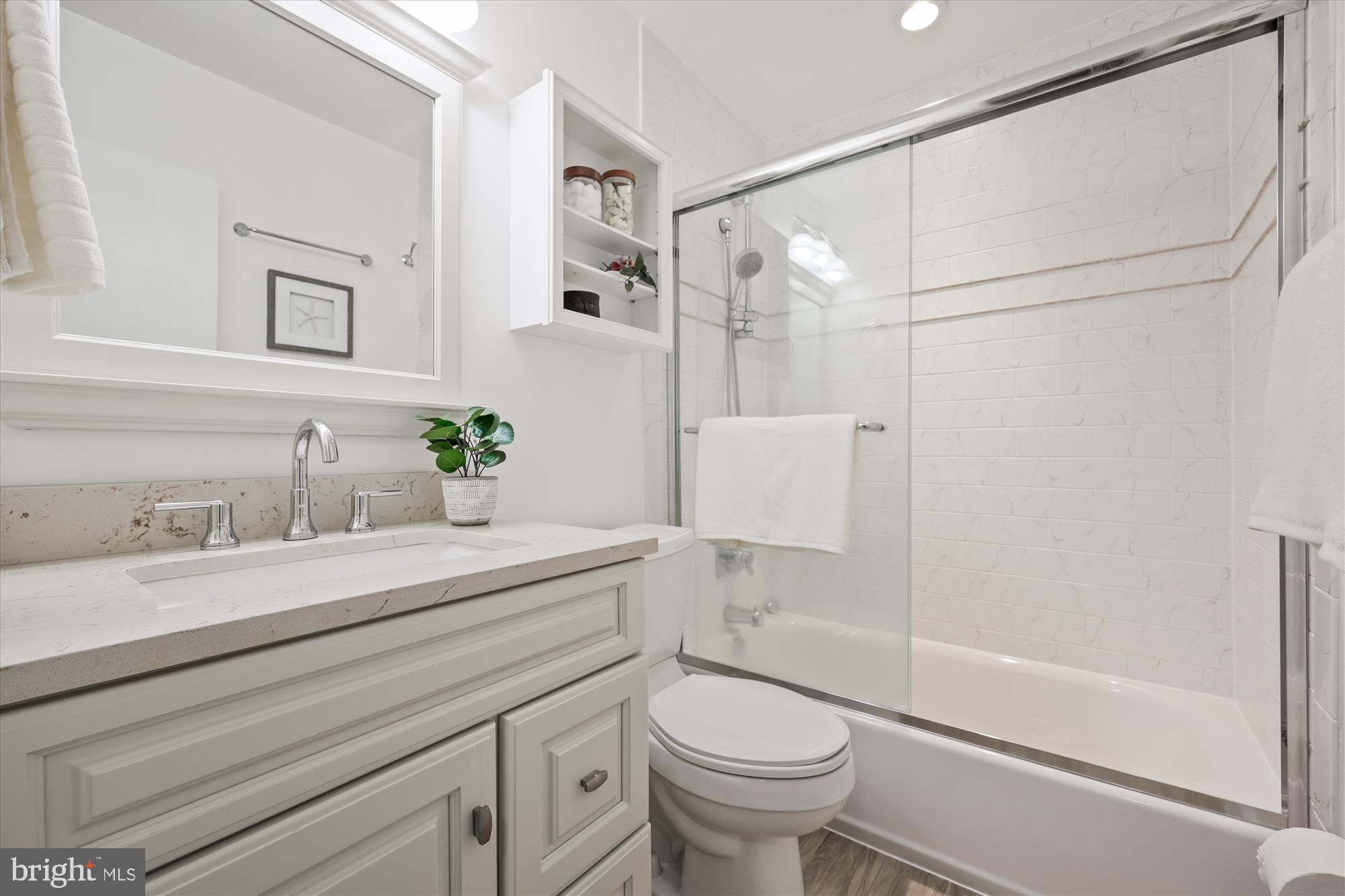 SHADY GROVE VILLAGE - Residential