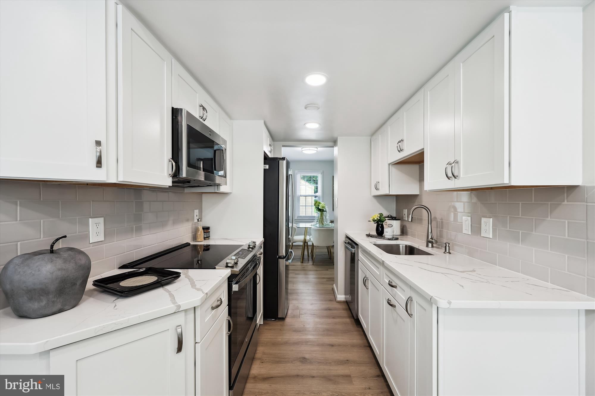 SHADY GROVE VILLAGE - Residential