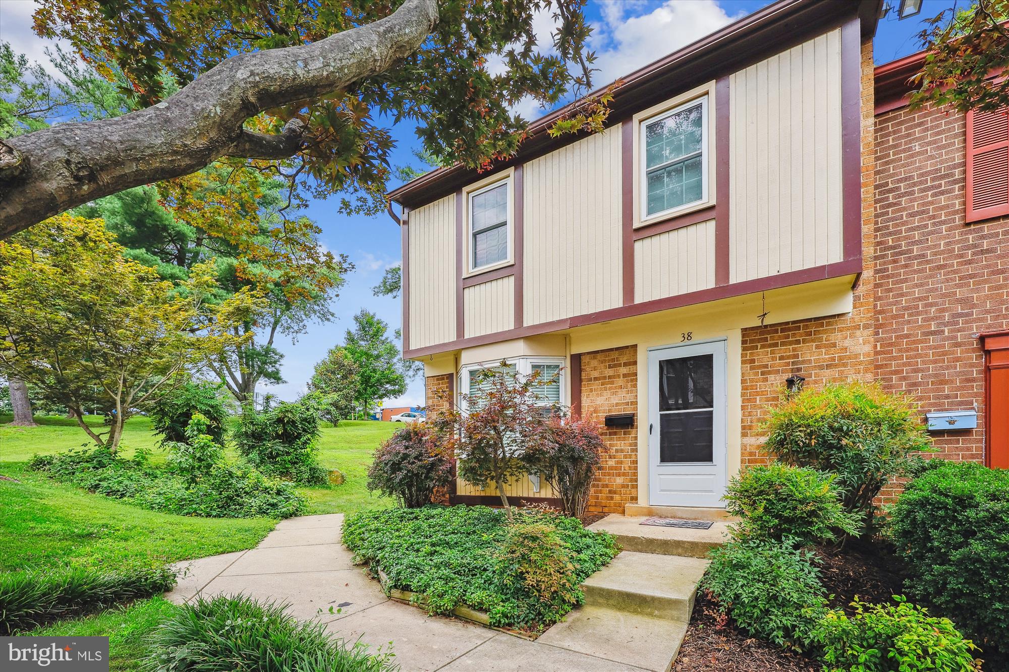 SHADY GROVE VILLAGE - Residential