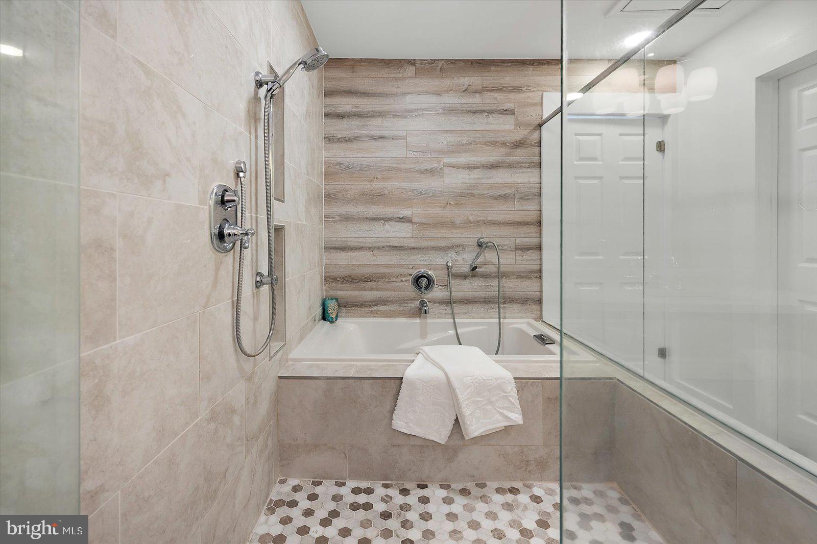 CAINE WOODS - Residential