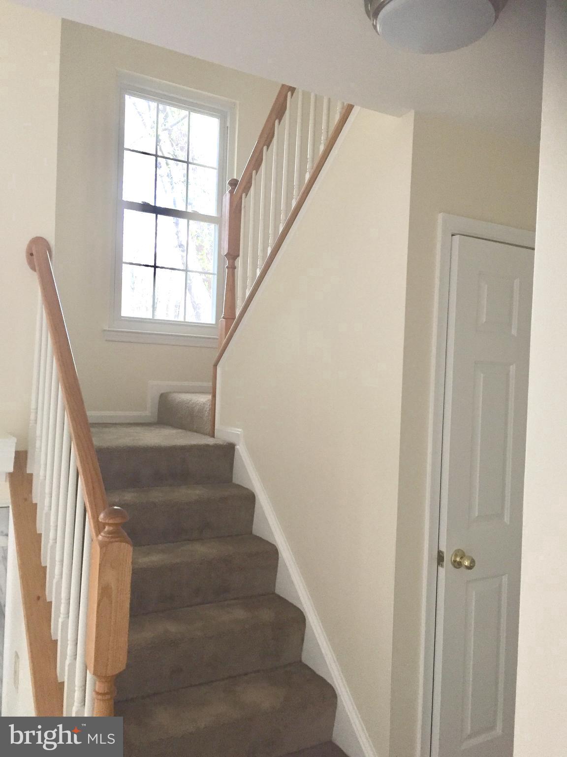 KINGS SQUARE - Residential Lease