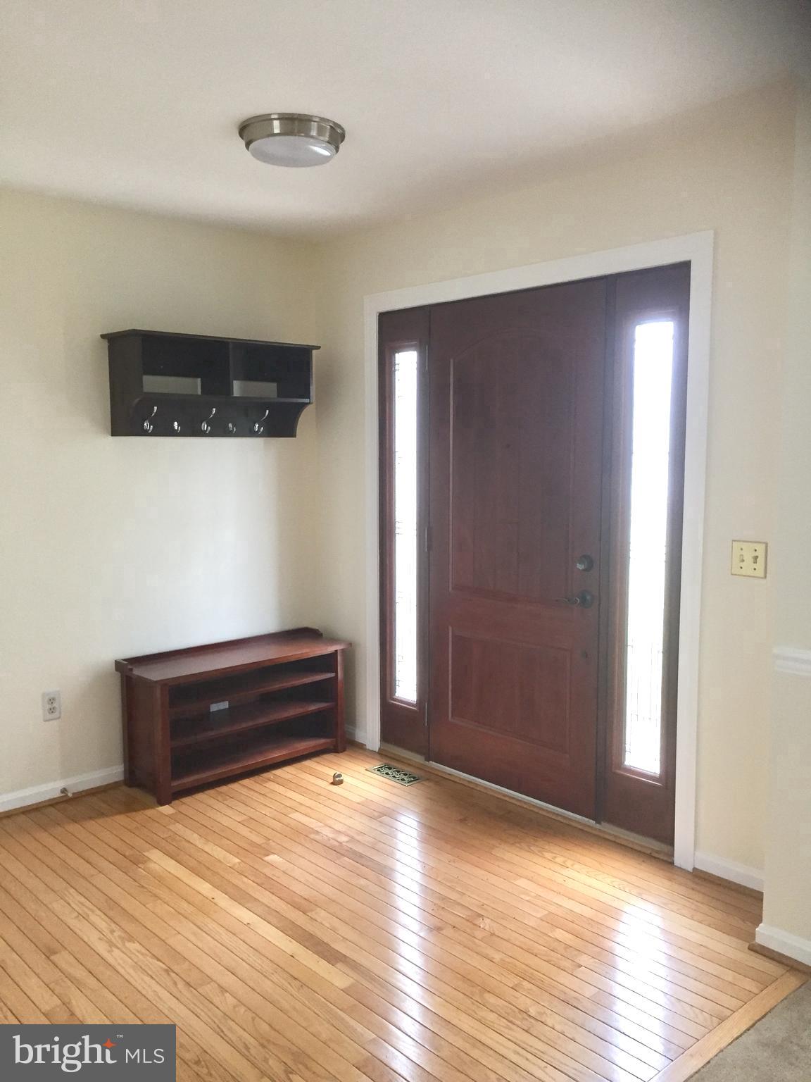 KINGS SQUARE - Residential Lease