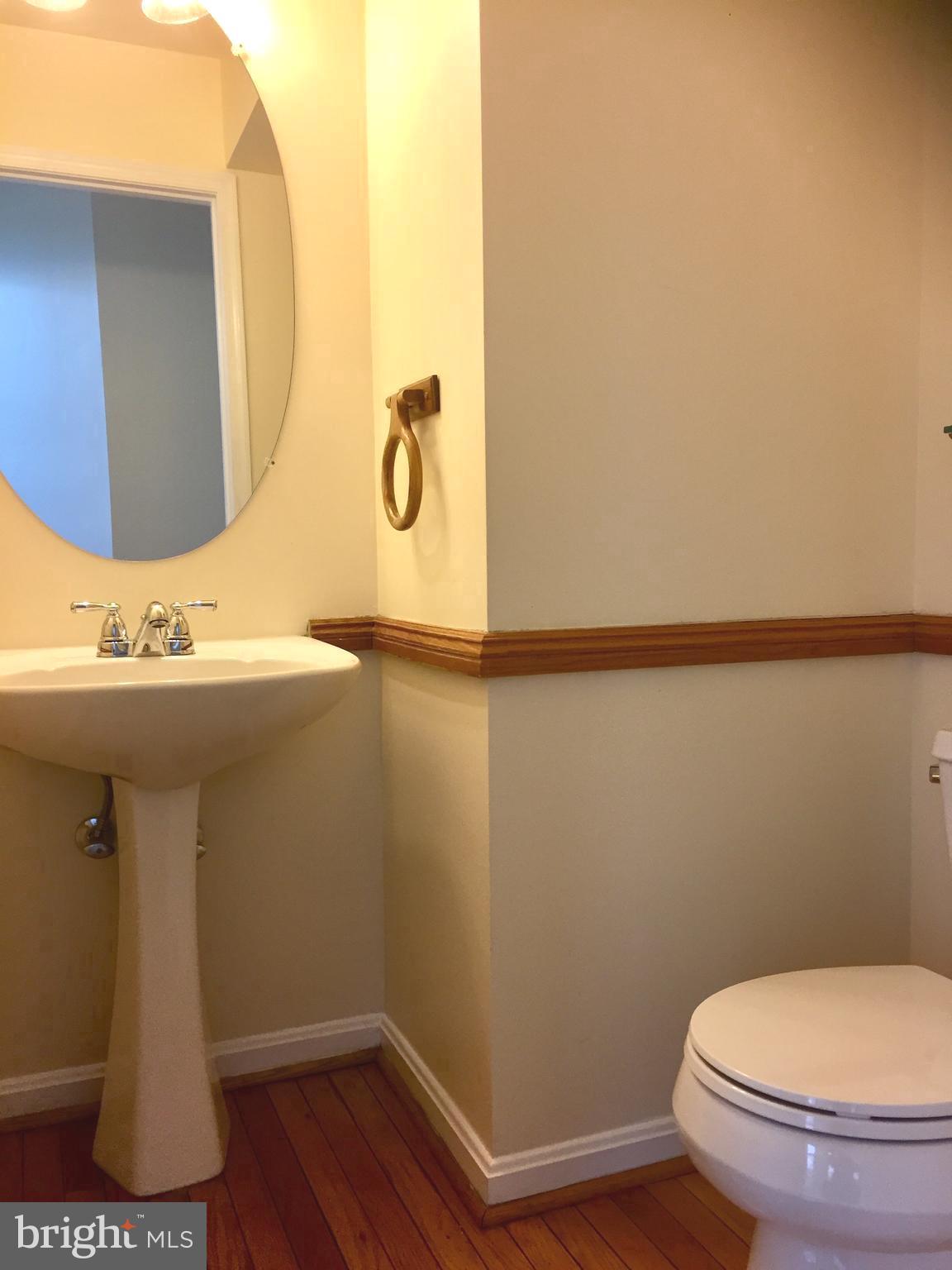 KINGS SQUARE - Residential Lease