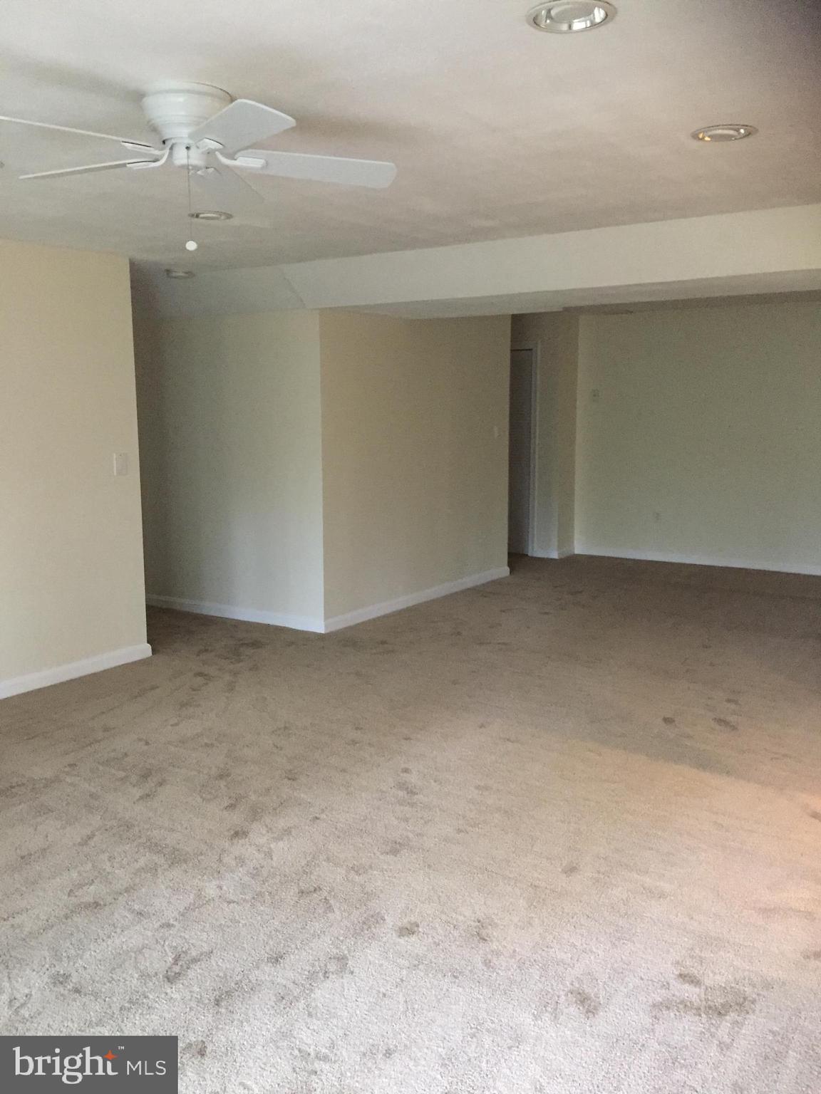 KINGS SQUARE - Residential Lease