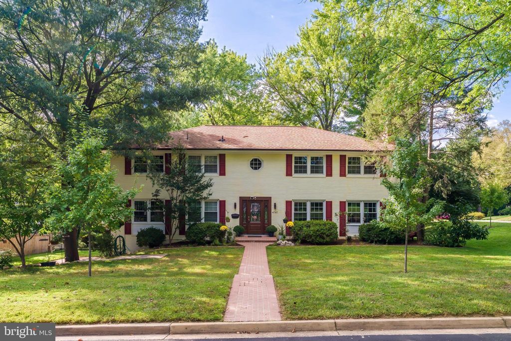 Photo of 6161 Hardy Drive, MCLEAN, VA 22101 (MLS # VAFX2286850)