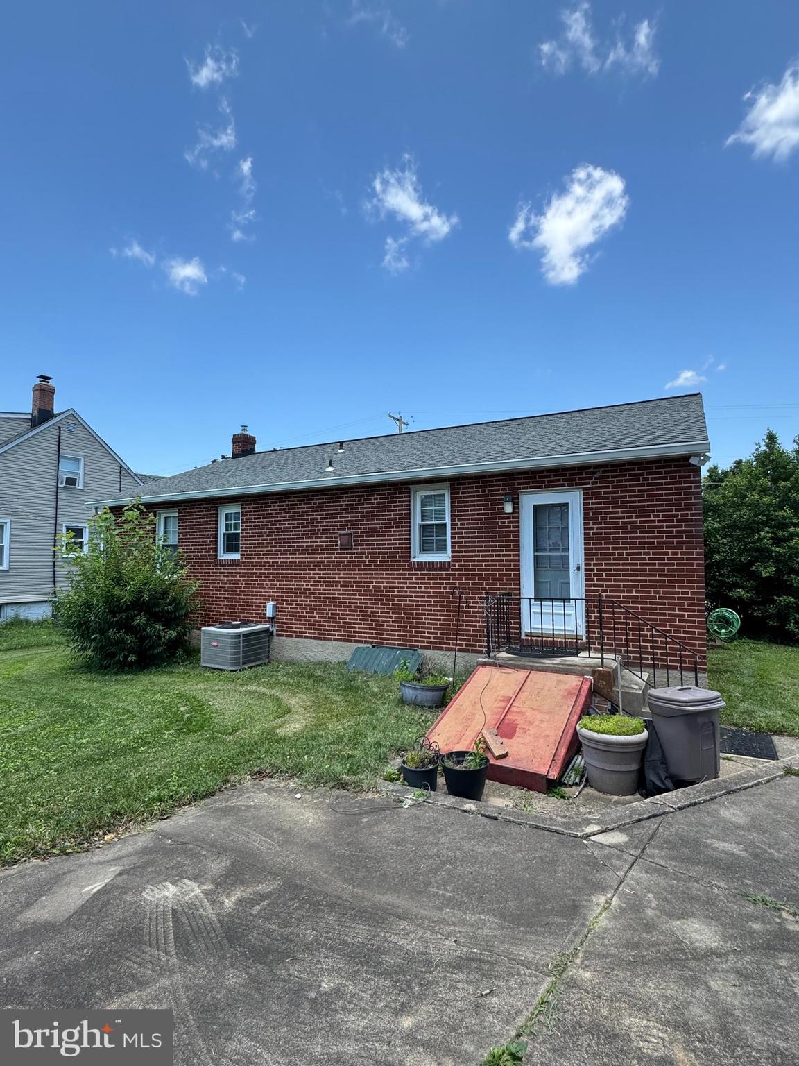 4123 BAKER LANE