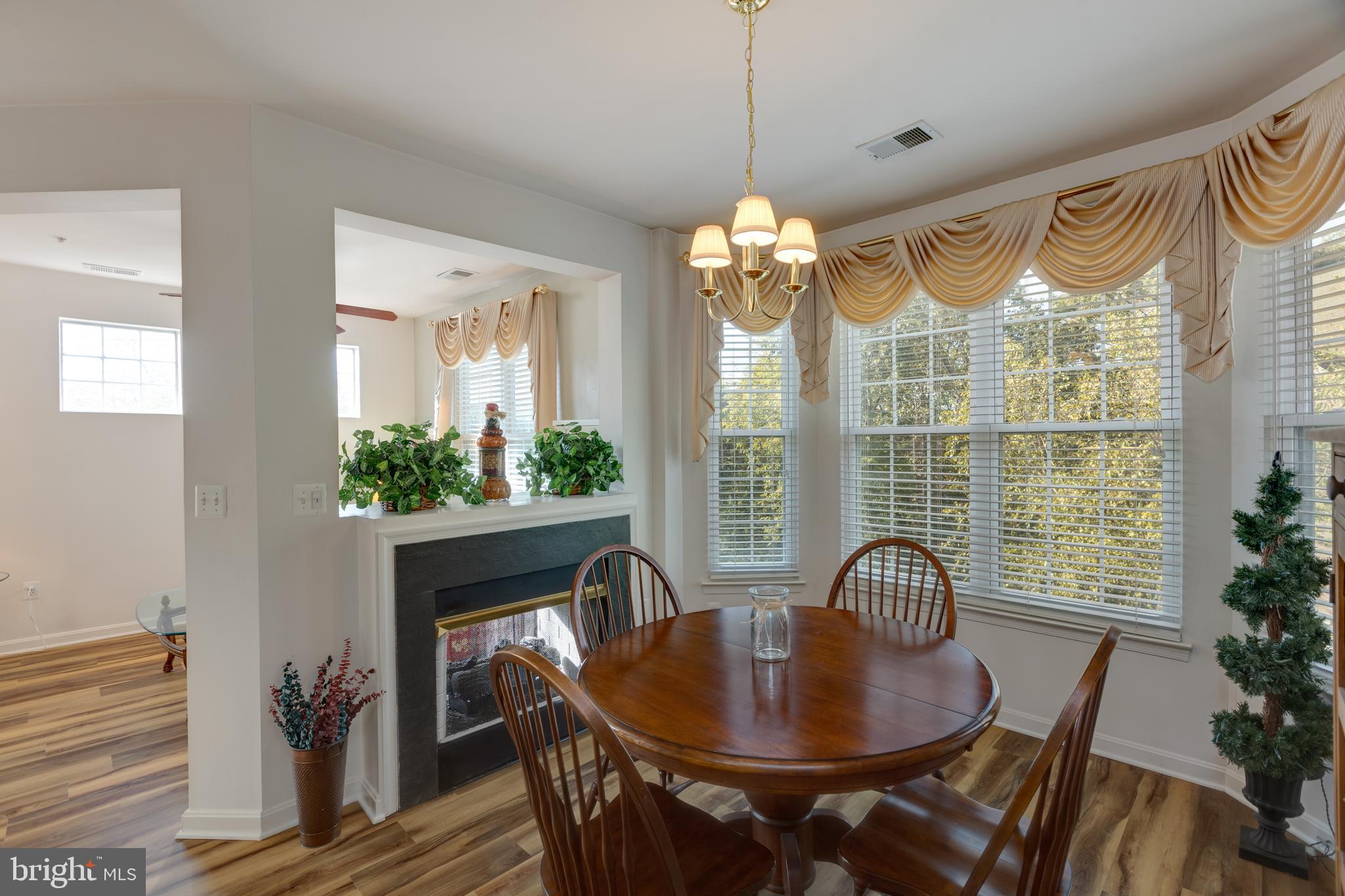 WINDY HILL - Residential