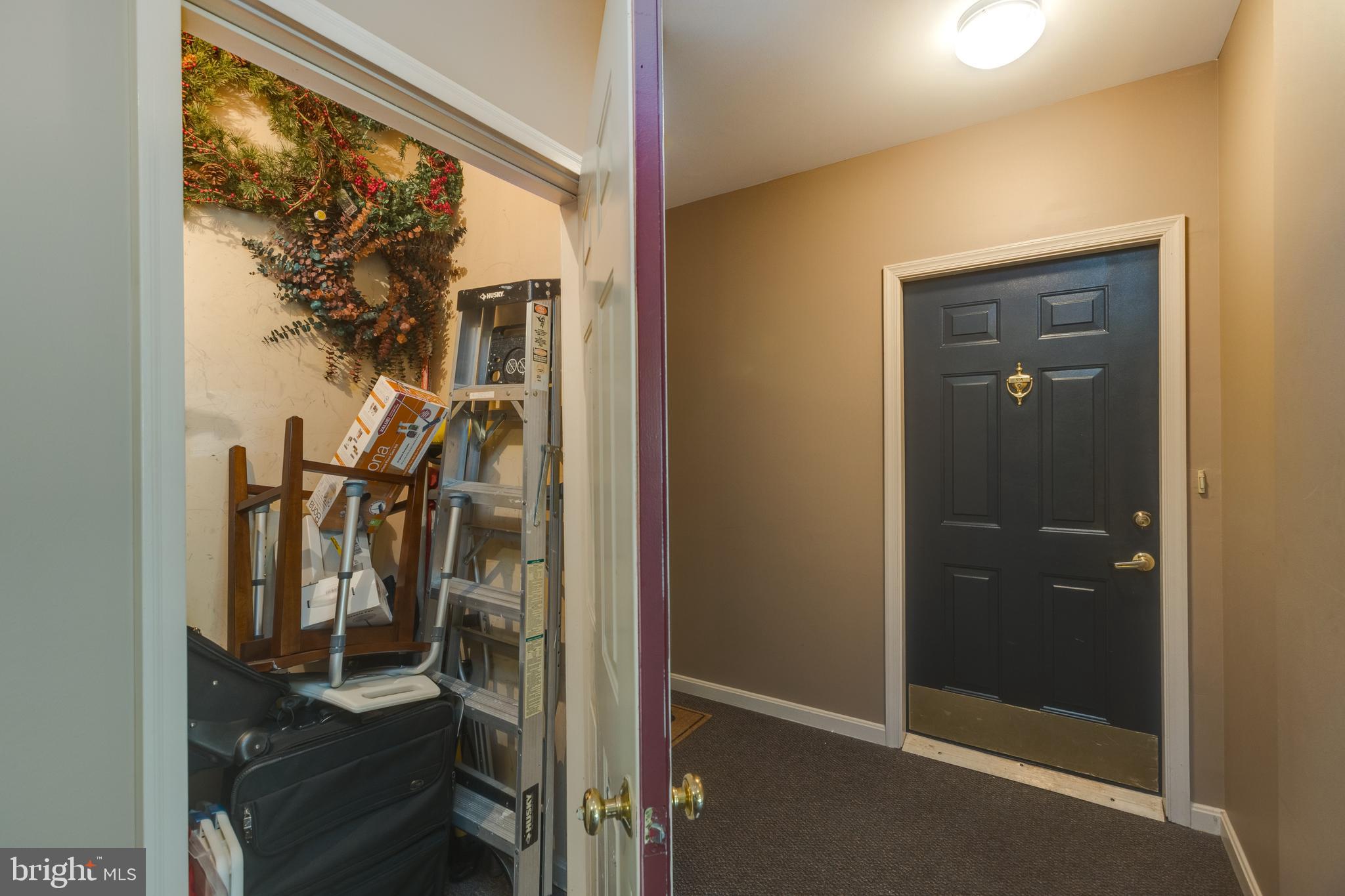 WINDY HILL - Residential