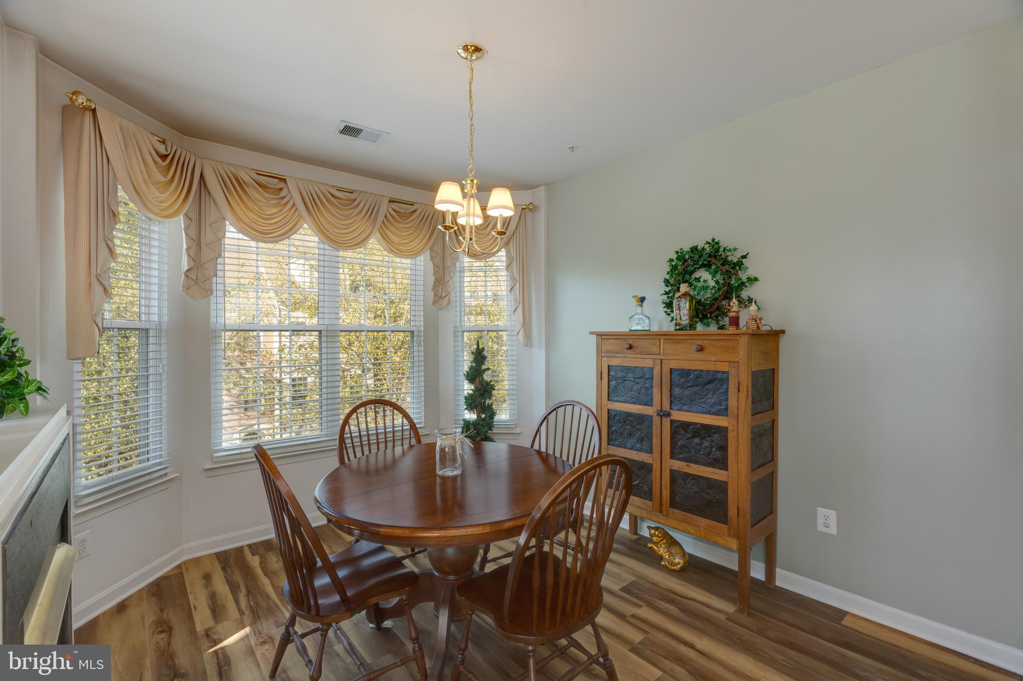 WINDY HILL - Residential