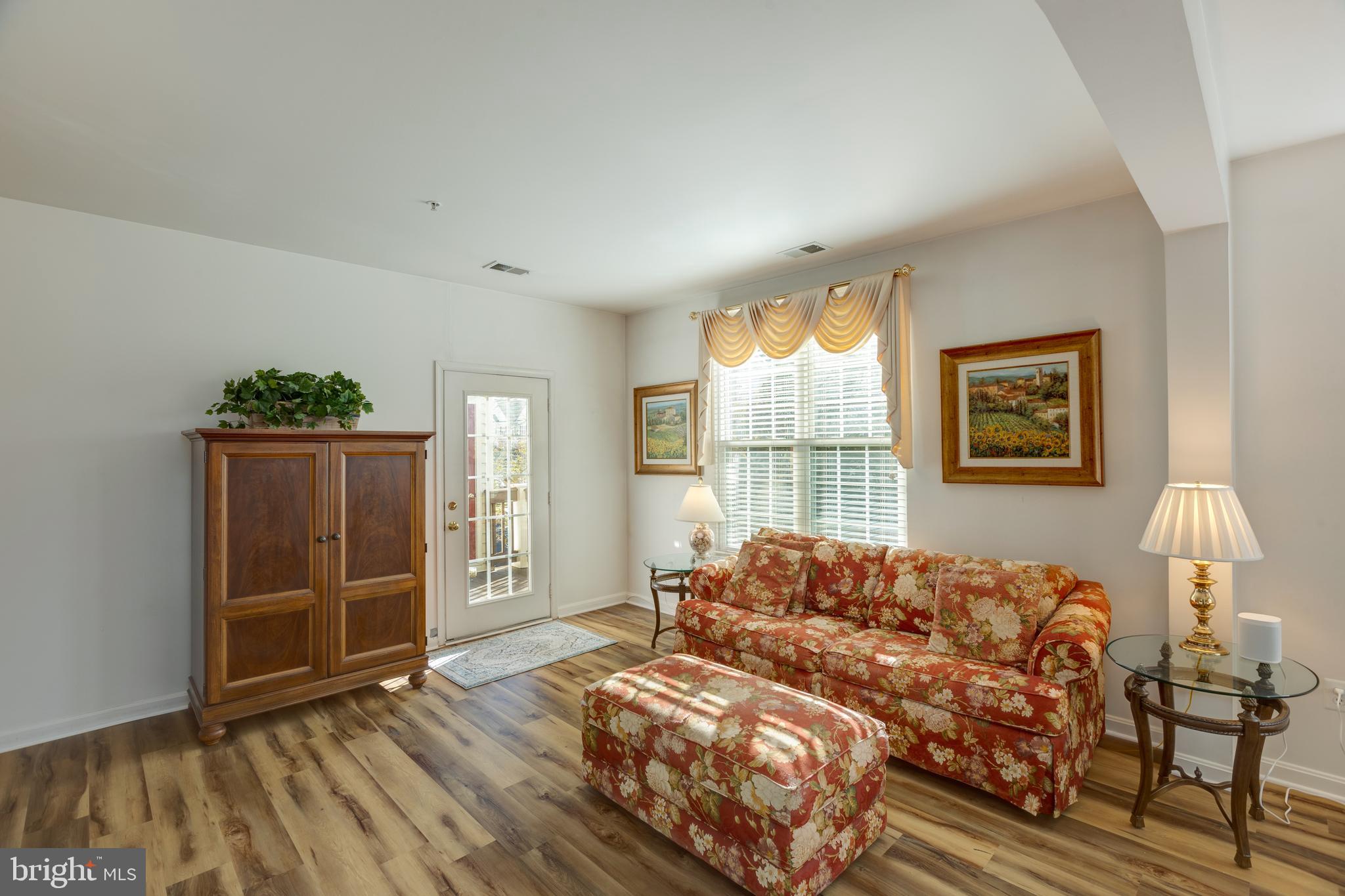 WINDY HILL - Residential