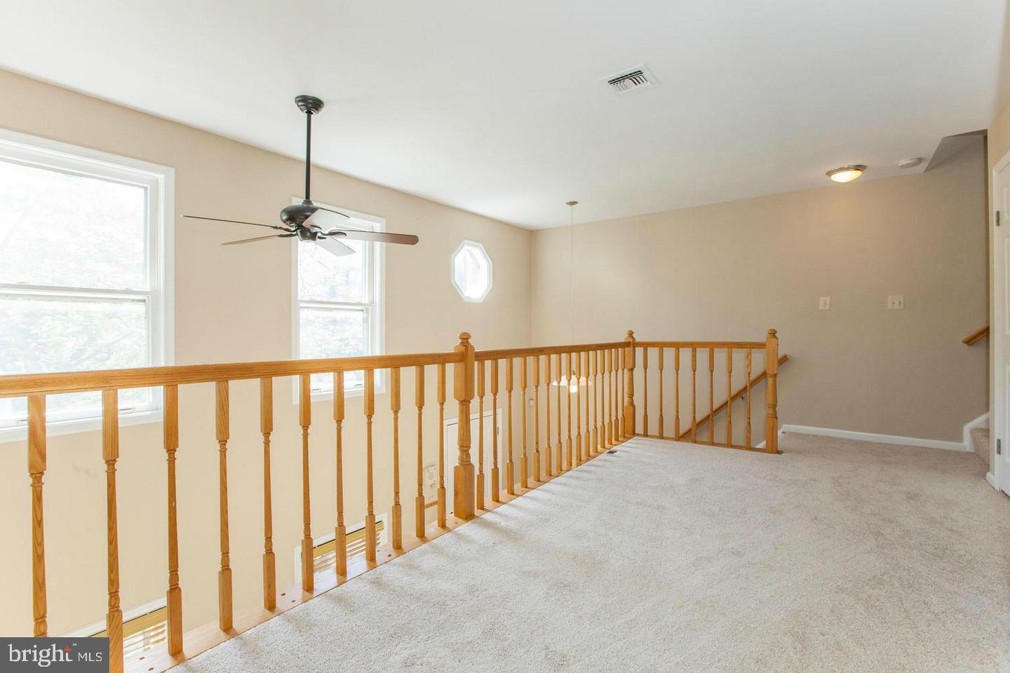 CENTER TERRACE - Residential Lease