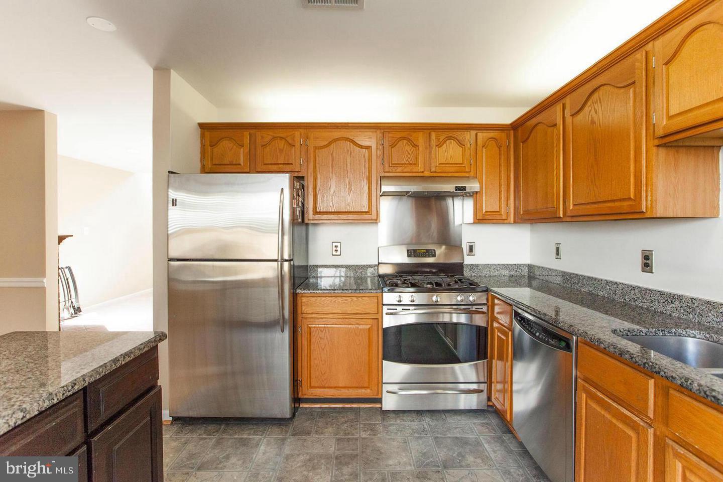 CENTER TERRACE - Residential Lease