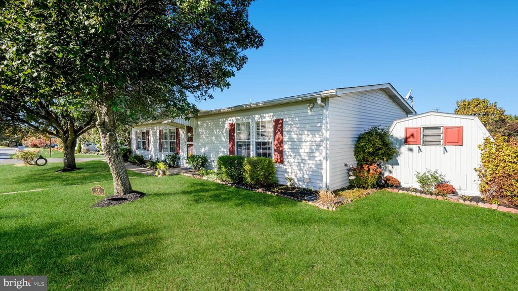 Photo of 10 Bentwood Ct W, HARLEYSVILLE, PA 19438 (MLS # PAMC2157722)