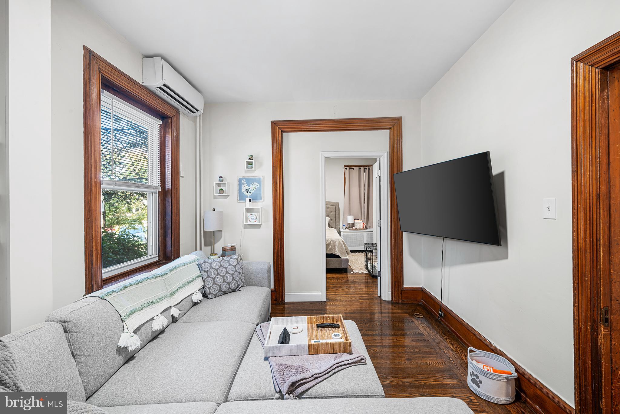 109 W 4TH AVENUE