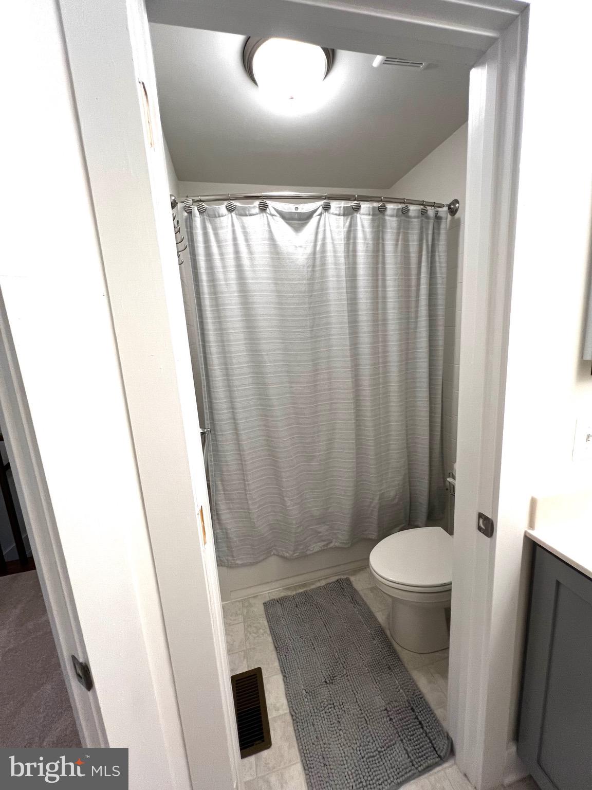 SNADER'S SUMMIT - Residential Lease